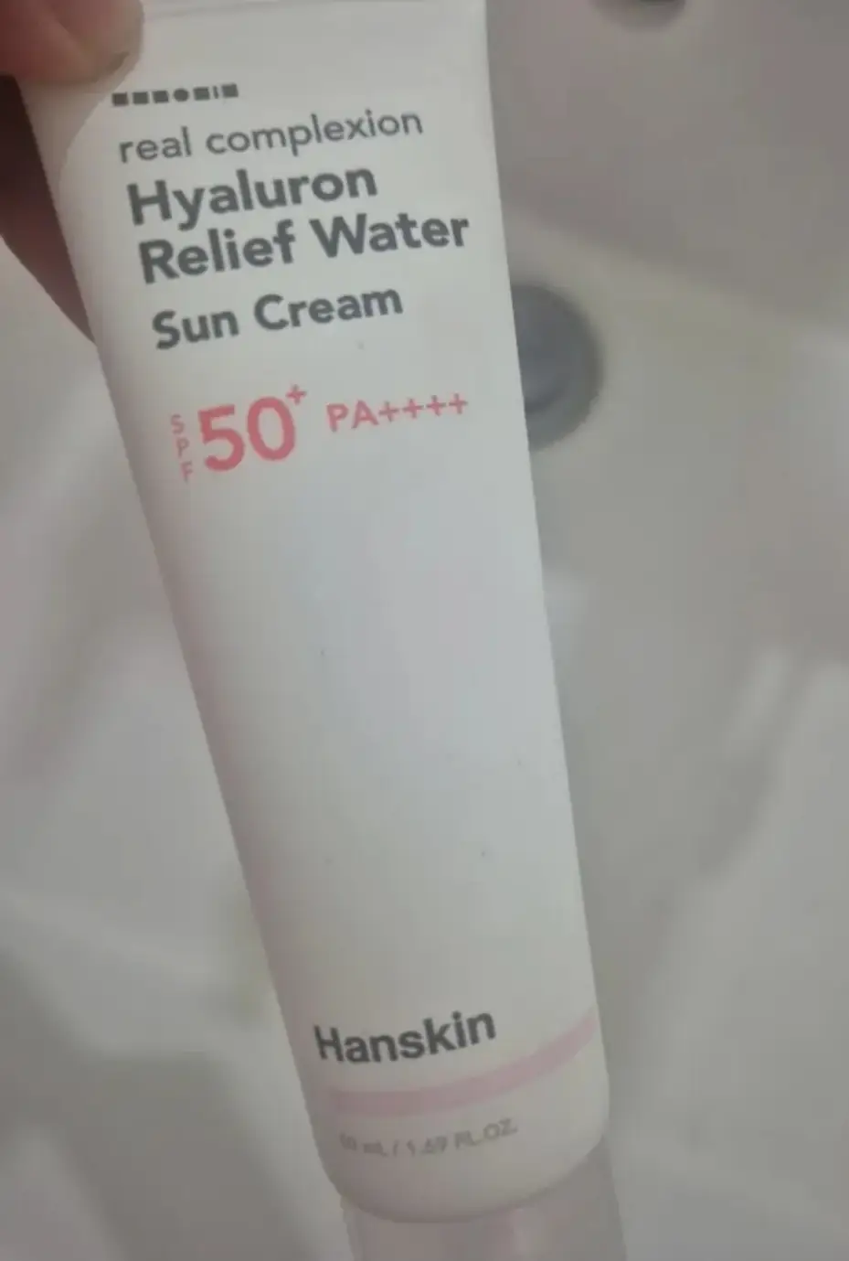 선택된 언니의파우치 리뷰 이미지 - [리얼컴플렉션 히알루론 릴리프 워터 선크림]