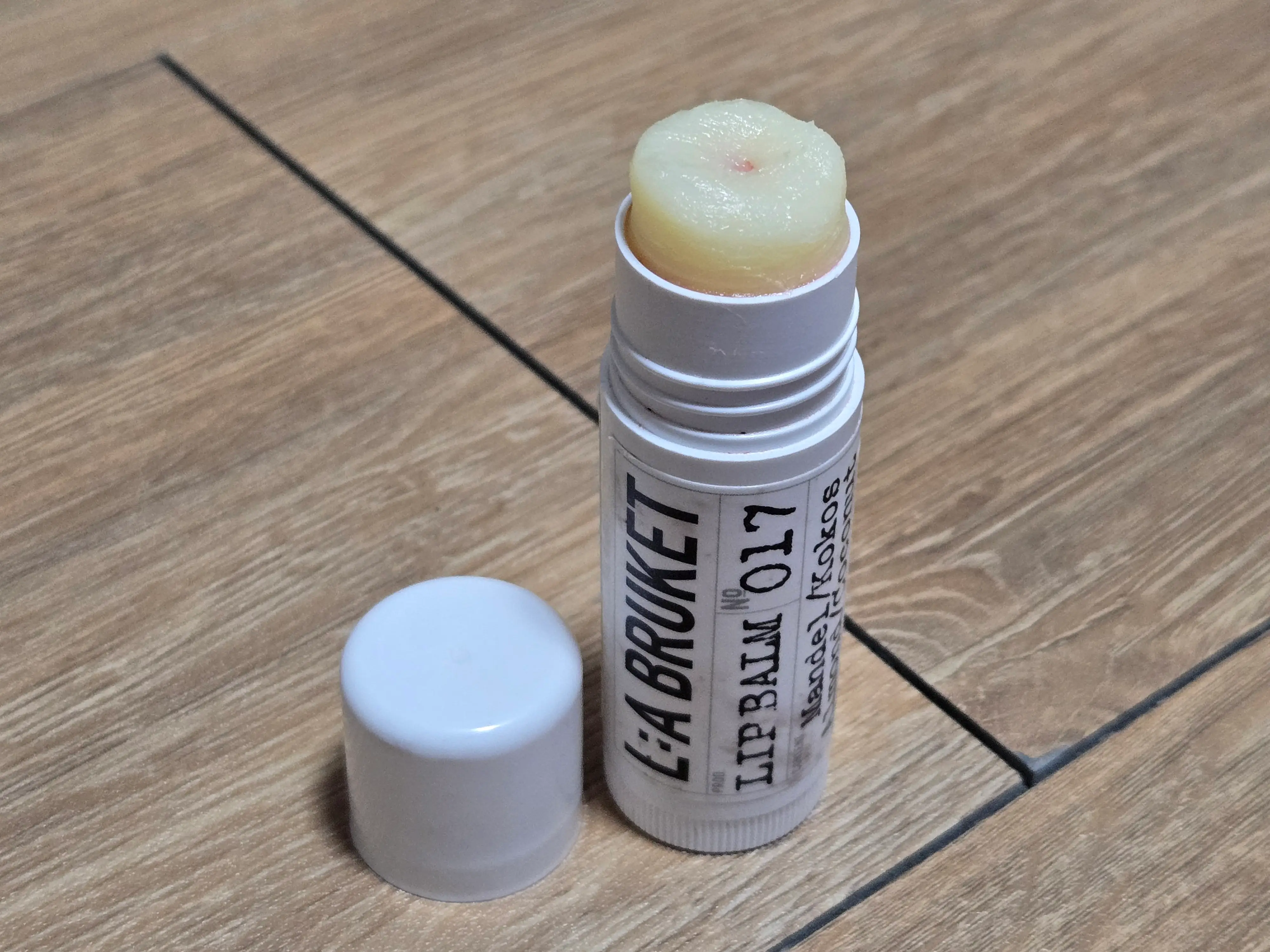 선택된 언니의파우치 리뷰 이미지 - [립 밤 [아몬드 코코넛]]