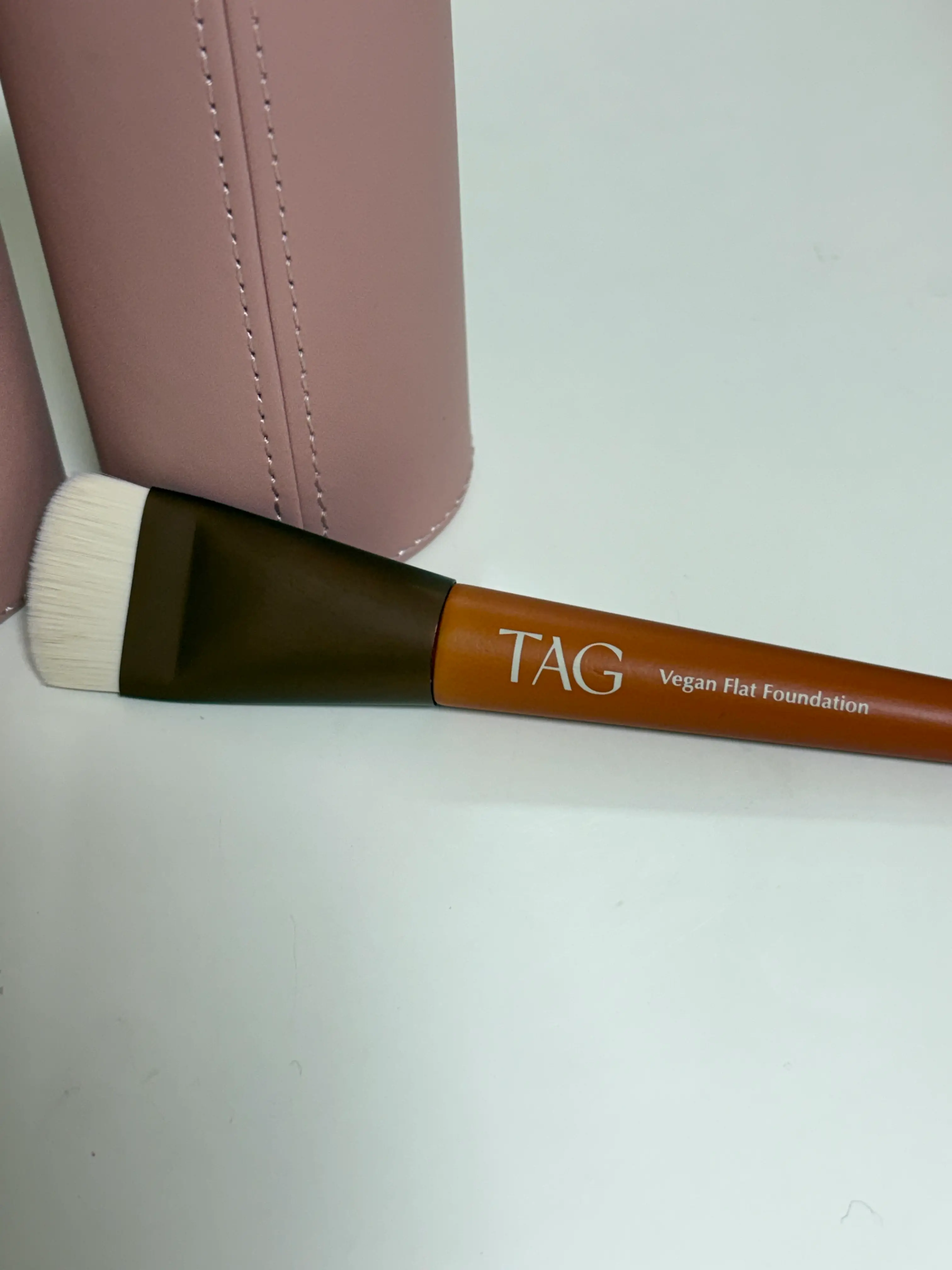 선택된 언니의파우치 리뷰 이미지 - [비건 플랫 파운데이션 브러쉬]