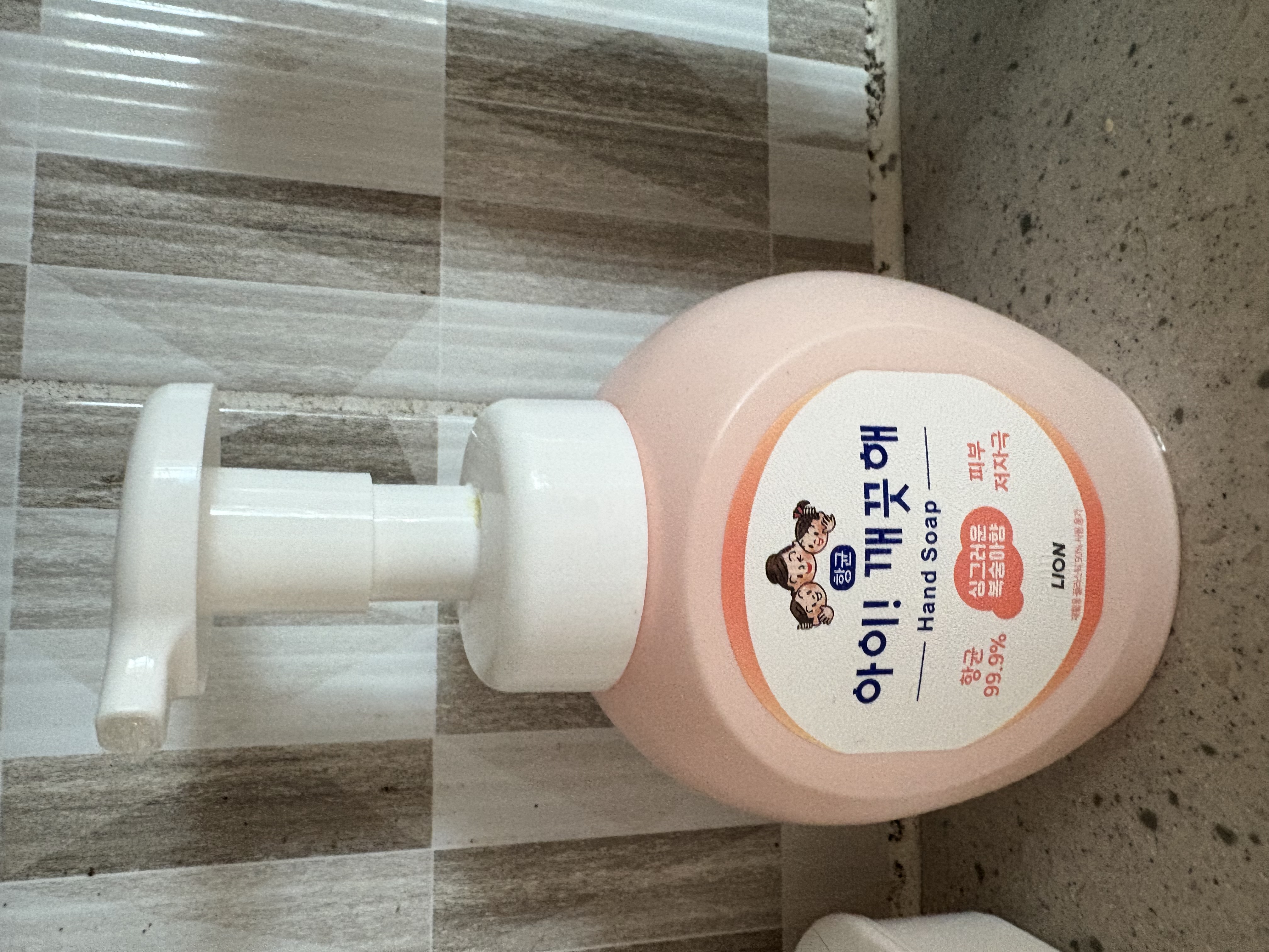 선택된 언니의파우치 리뷰 이미지 - [아이깨끗해 항균 폼 핸드솝 [복숭아향]]