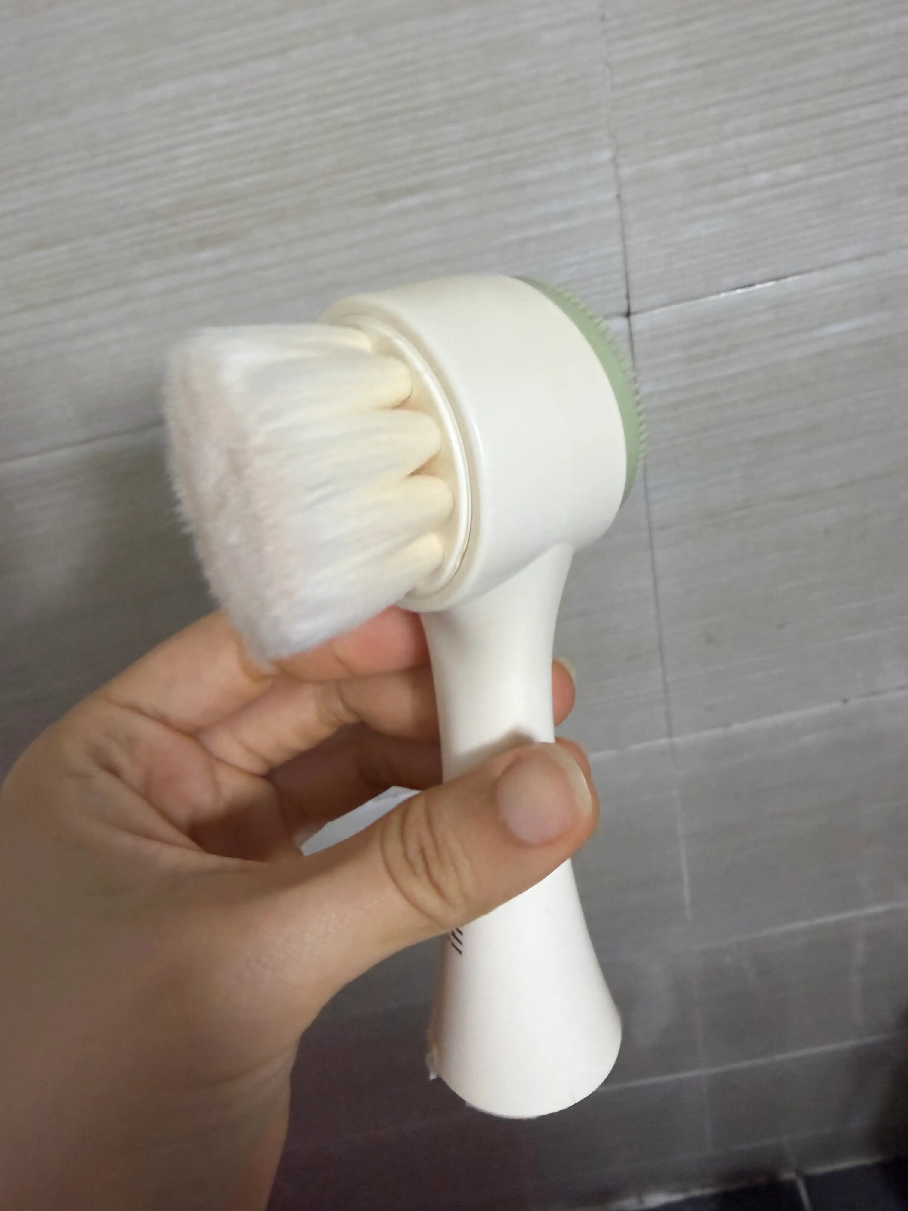 선택된 언니의파우치 리뷰 이미지 - [파이바 모공 브러쉬]