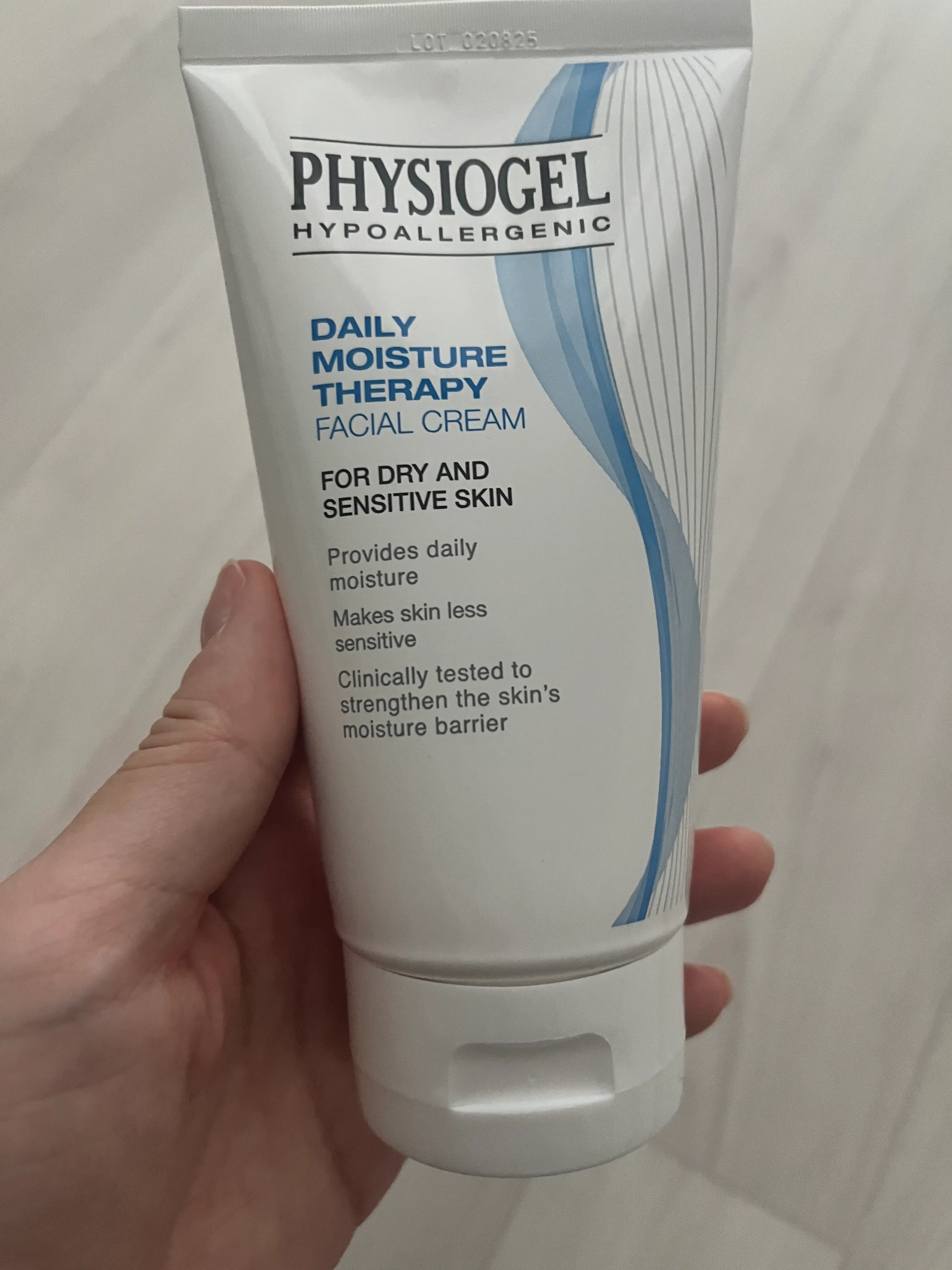 선택된 언니의파우치 리뷰 이미지 - [데일리 모이스쳐 테라피 페이셜 크림]