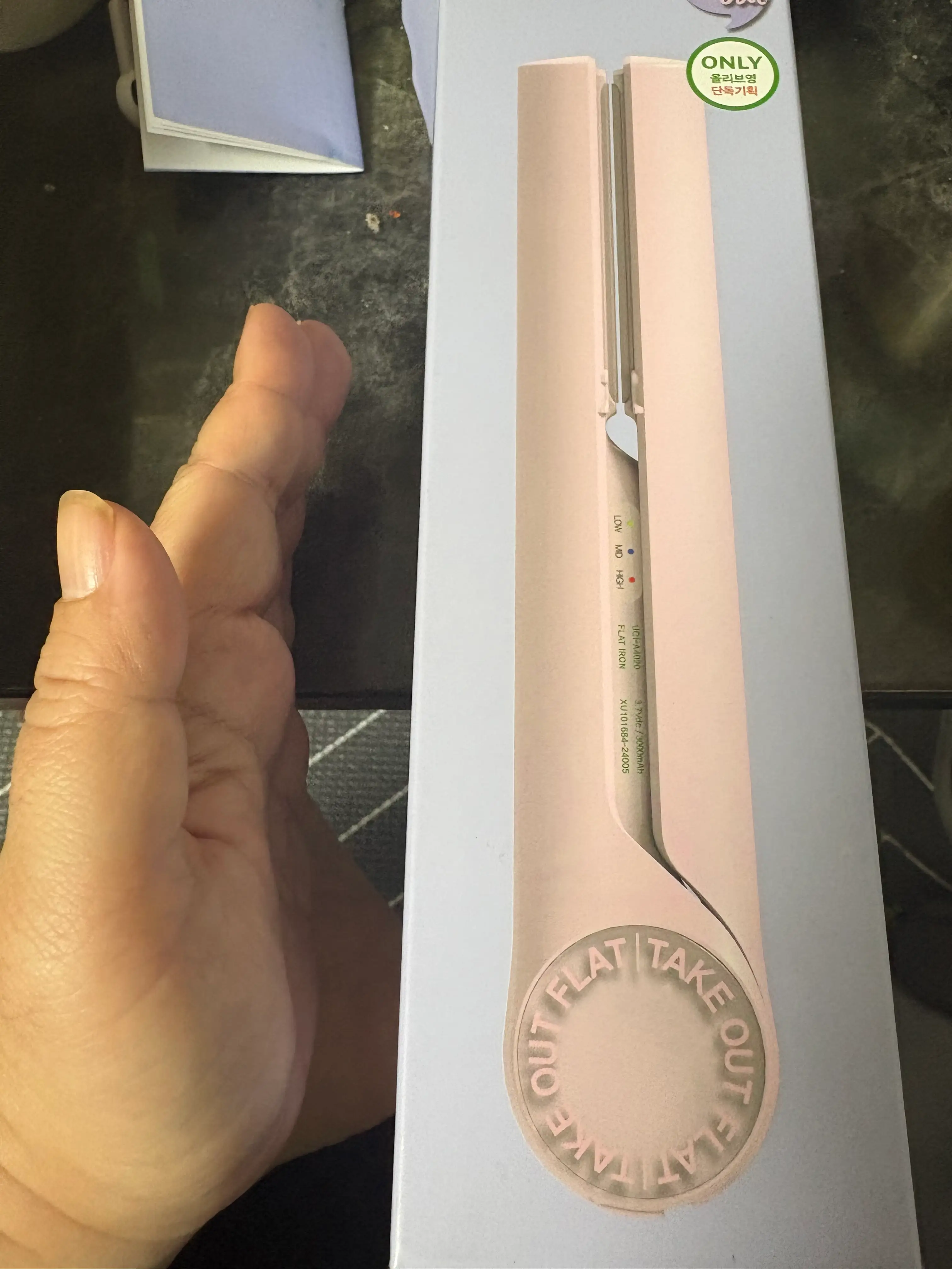 선택된 언니의파우치 리뷰 이미지 - [테이크아웃4 무선 미니 고데기 플랫]