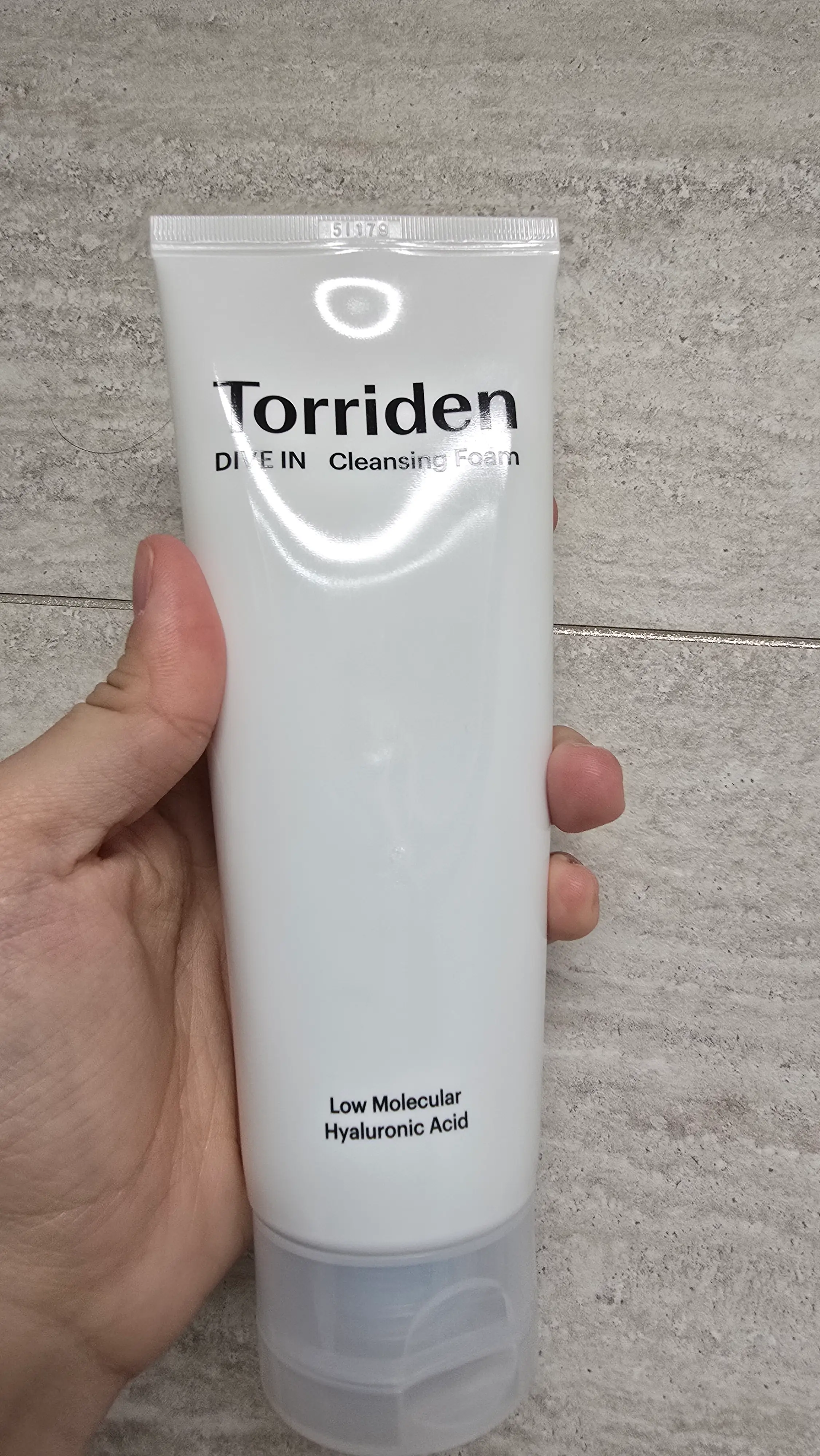 선택된 언니의파우치 리뷰 이미지 - [(토리든X가나디) 다이브인 저분자 히알루론산 클렌징 폼]