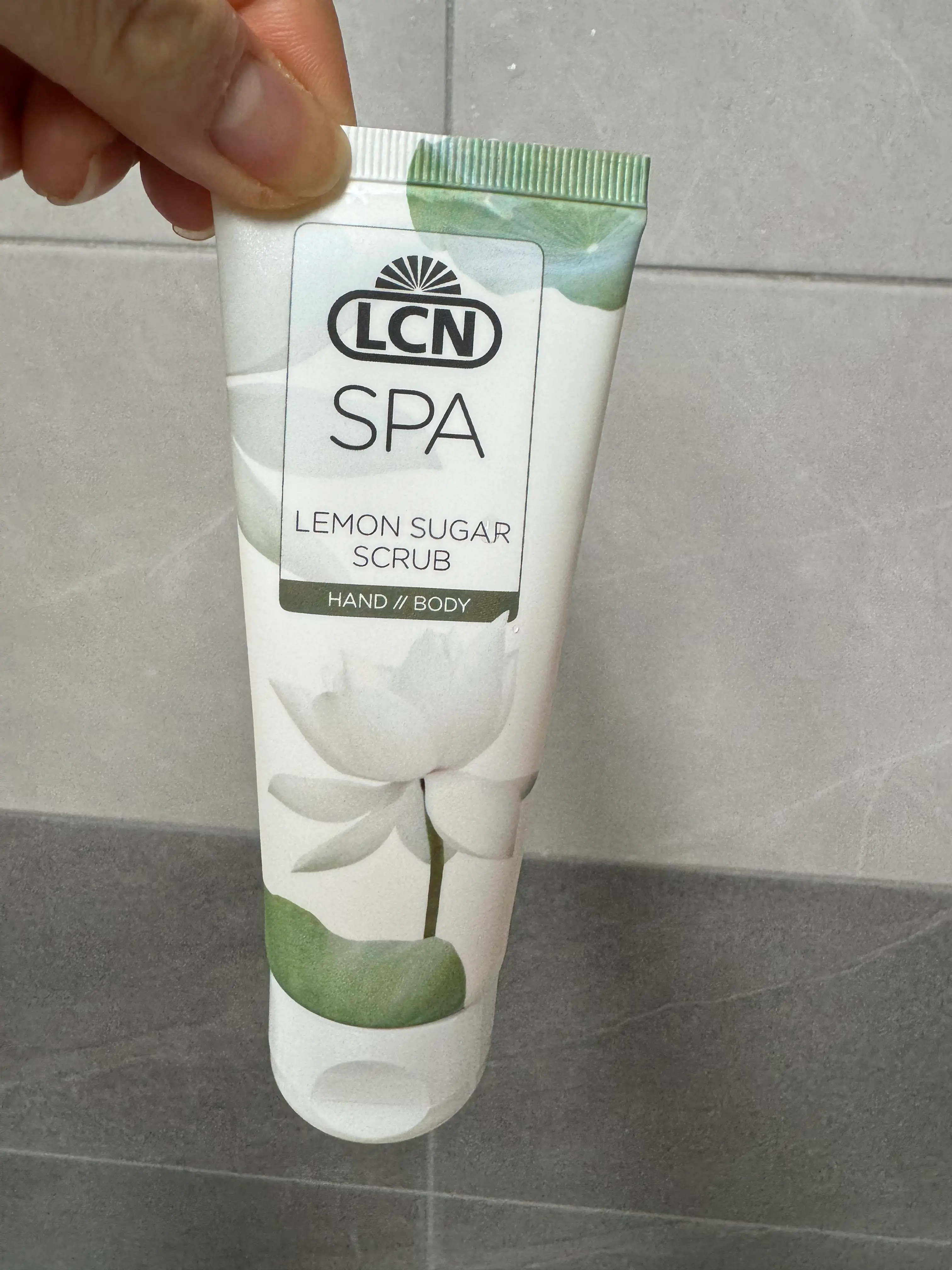 선택된 언니의파우치 리뷰 이미지 - [스파 레몬 슈가 스크럽]