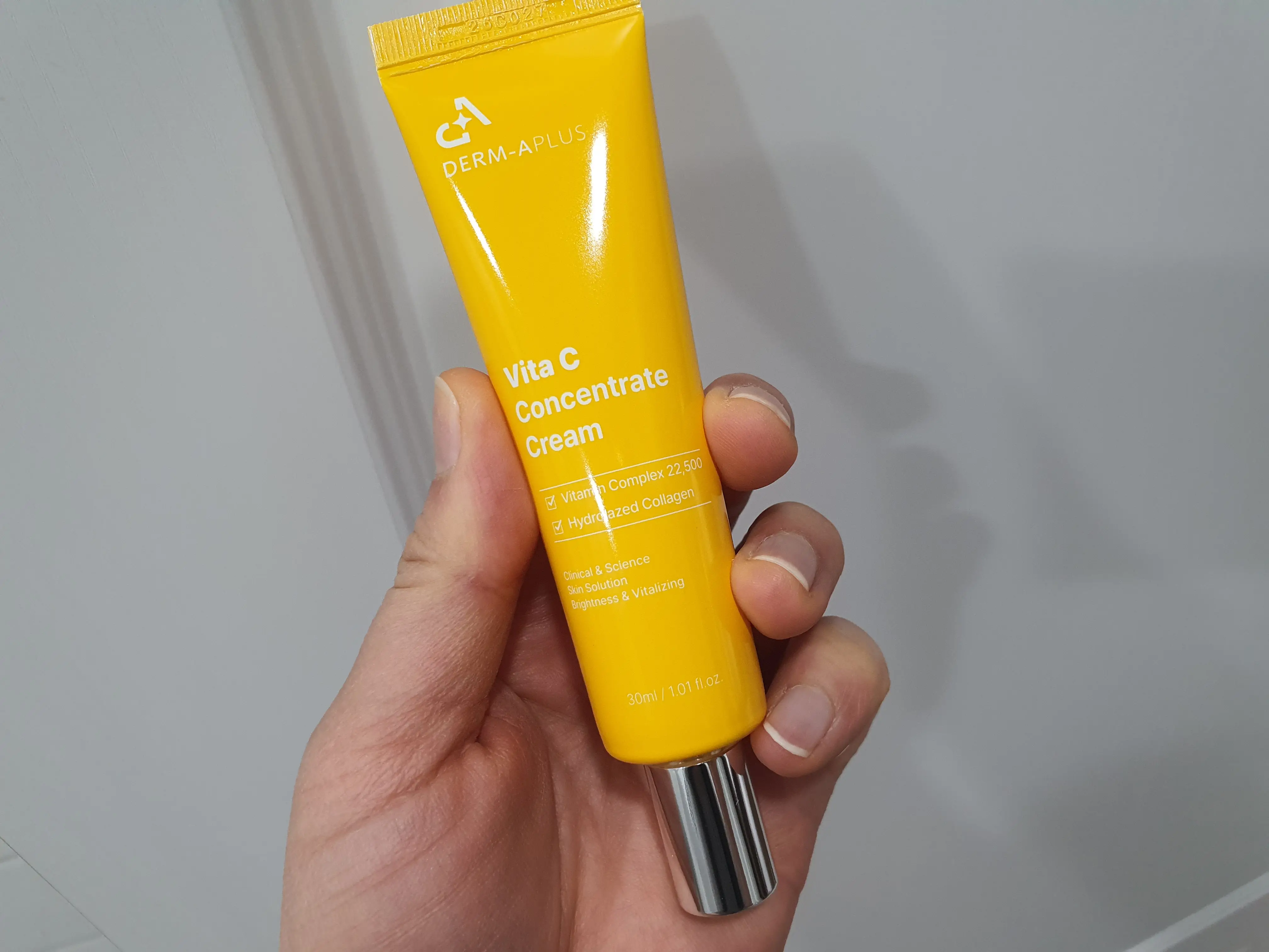 선택된 언니의파우치 리뷰 이미지 - [비타씨 컨센트레이트 크림]