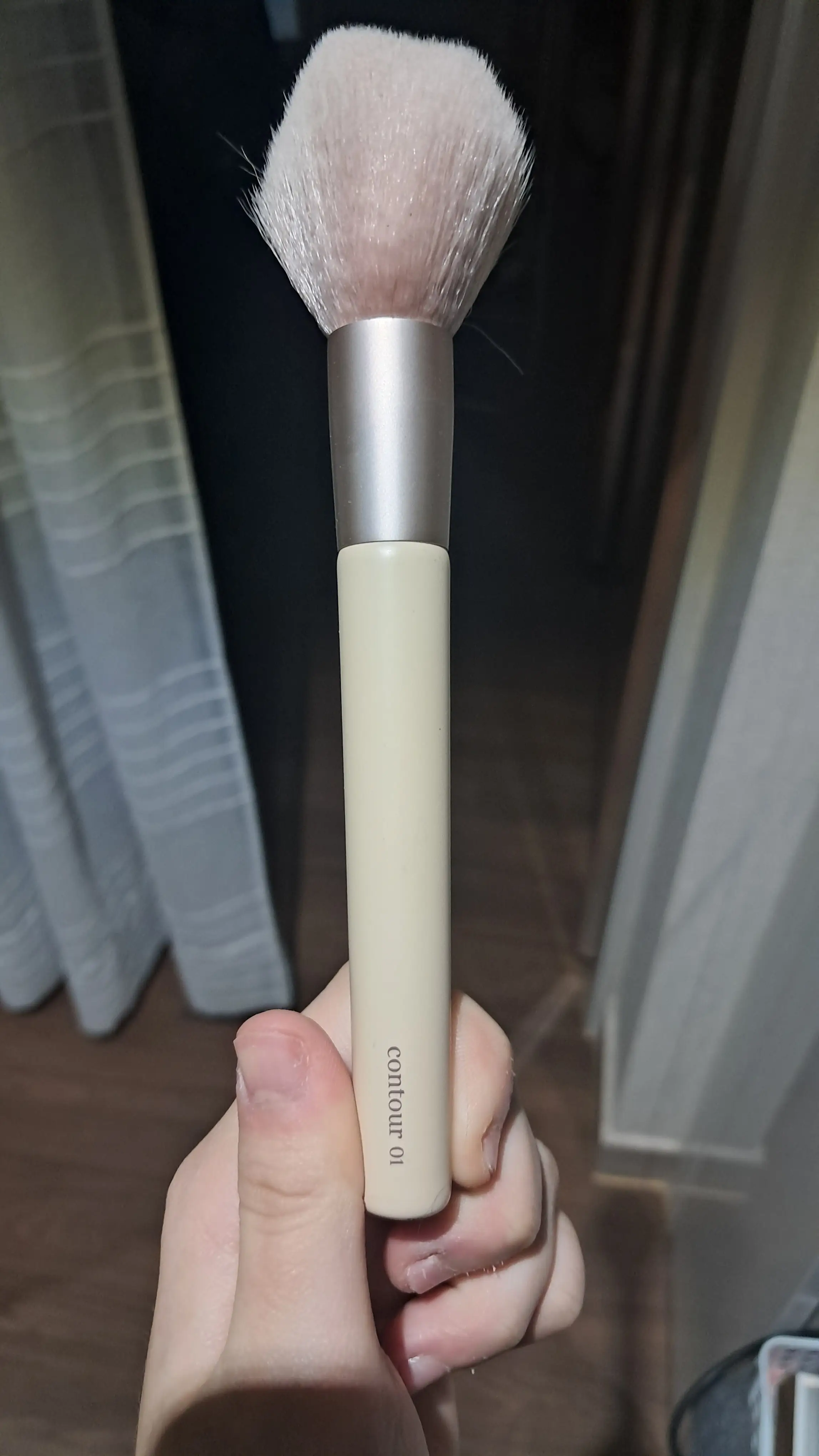선택된 언니의파우치 리뷰 이미지 - [그림자 쉐딩 브러쉬 [01 턱 브러쉬]]