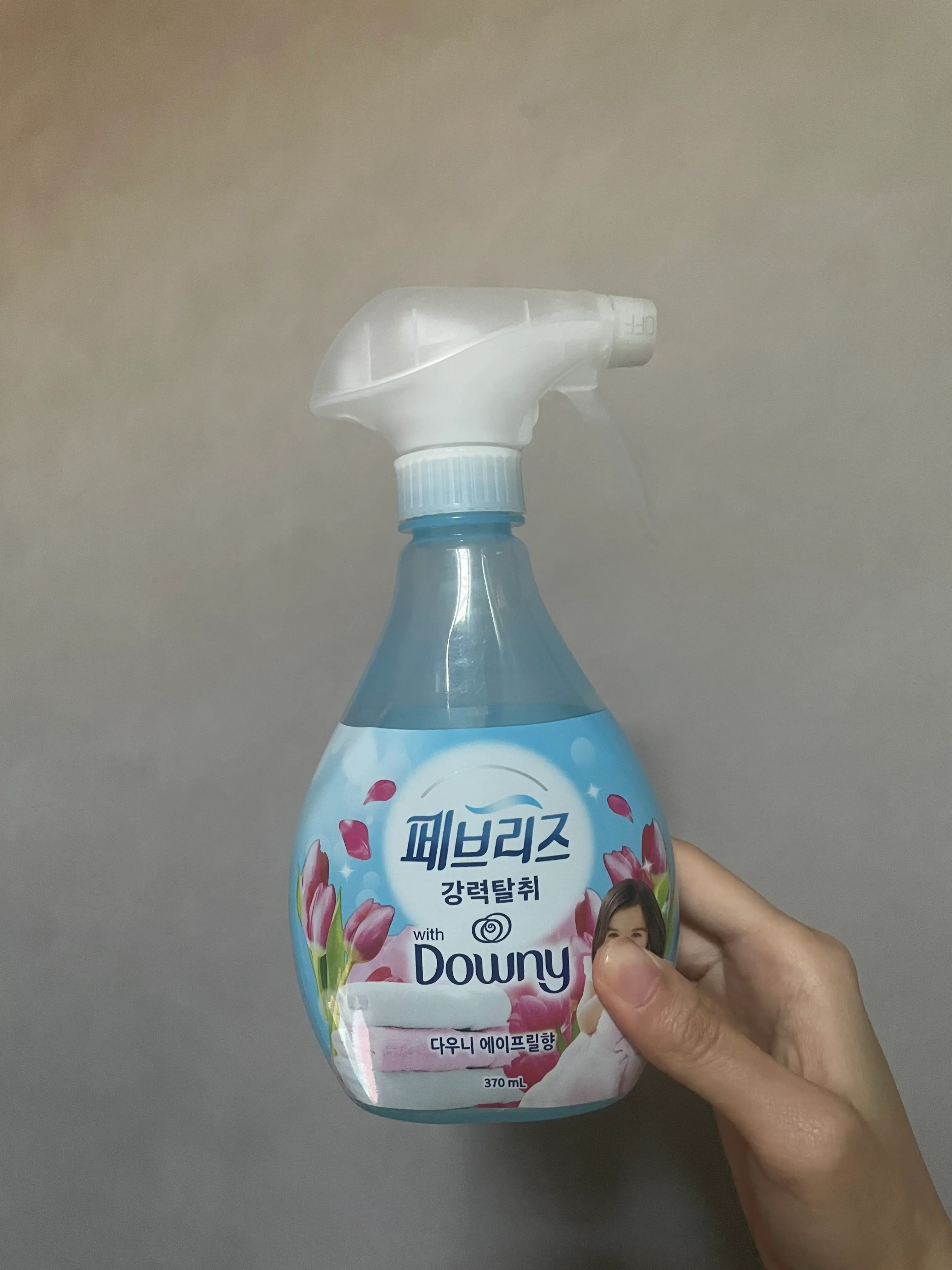 선택된 언니의파우치 리뷰 이미지 - [(페브리즈X다우니) 강력탈취 섬유탈취제 [다우니 에이프릴]]