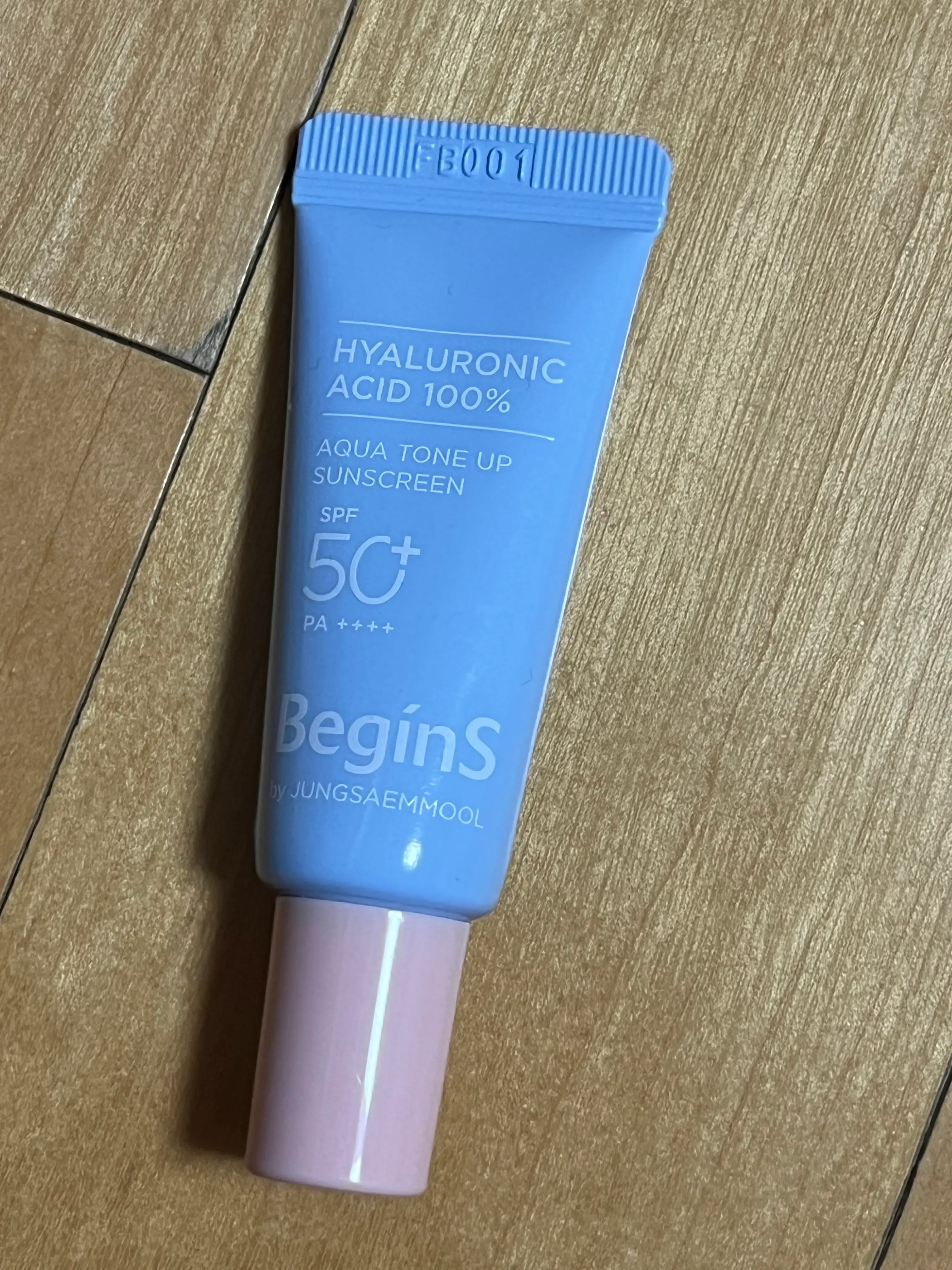 선택된 언니의파우치 리뷰 이미지 - [블루 캐모마일 히알루론산 수분 톤업 선크림]