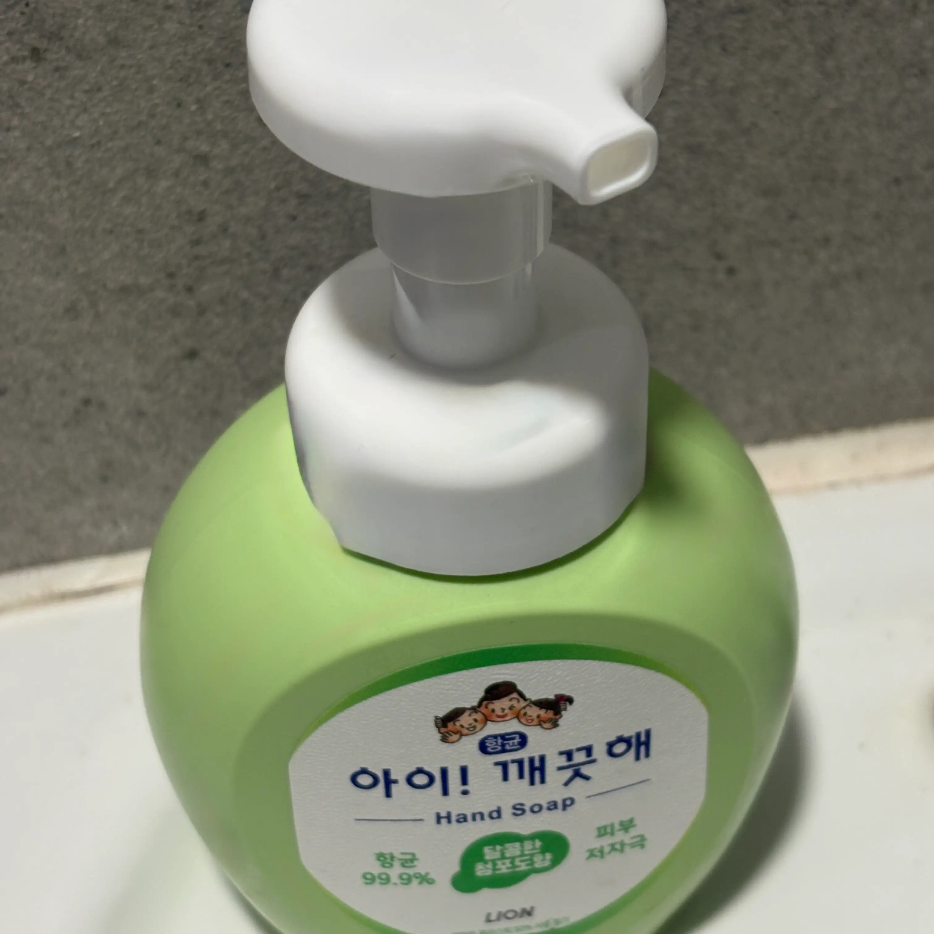 선택된 언니의파우치 리뷰 이미지 - [아이깨끗해 항균 폼 핸드솝 [청포도향]]