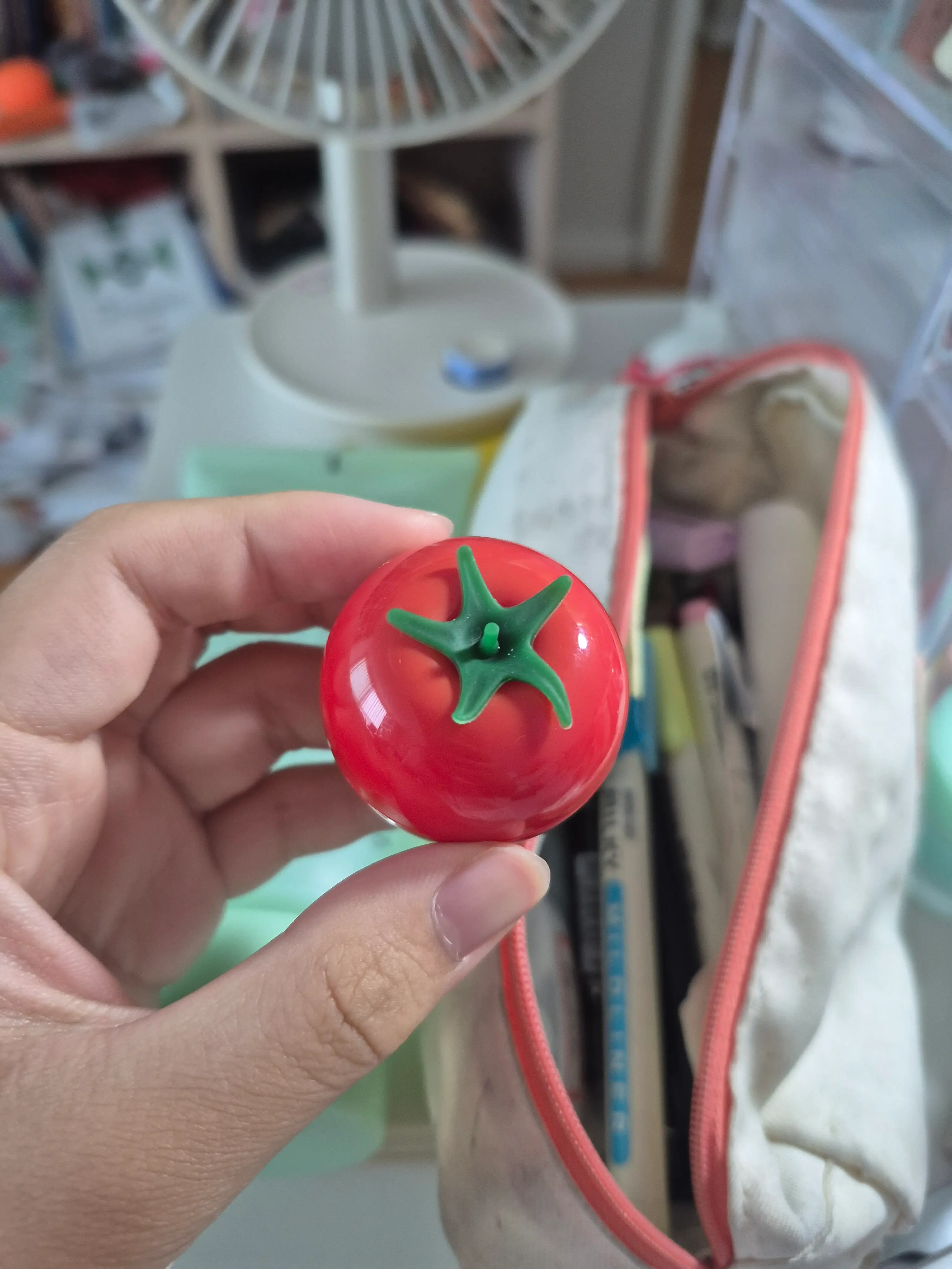 선택된 언니의파우치 리뷰 이미지 - [토마토 립 밤]