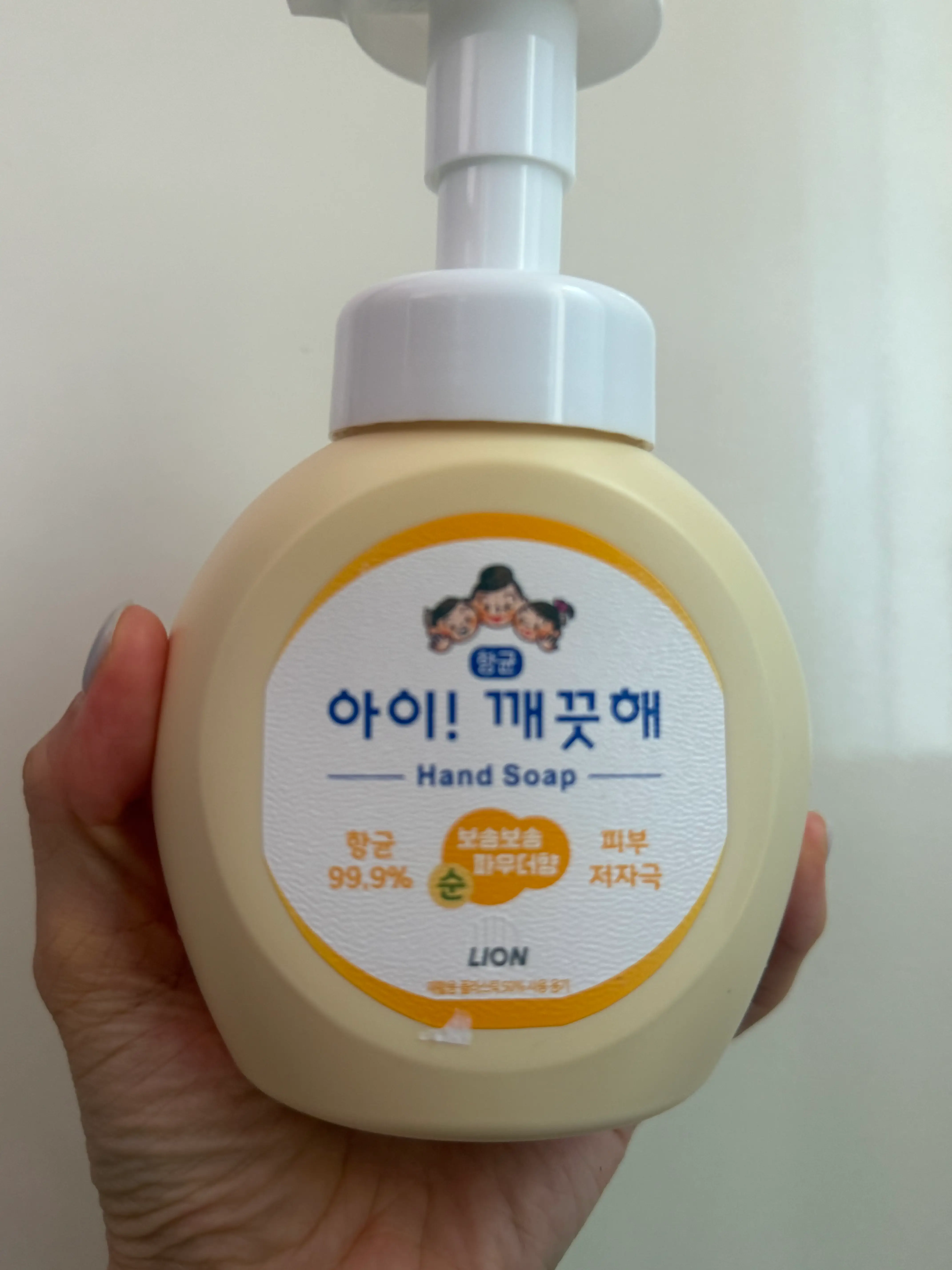 선택된 언니의파우치 리뷰 이미지 - [아이 깨끗해 향균 폼 핸드솝 [클린 머스크]]