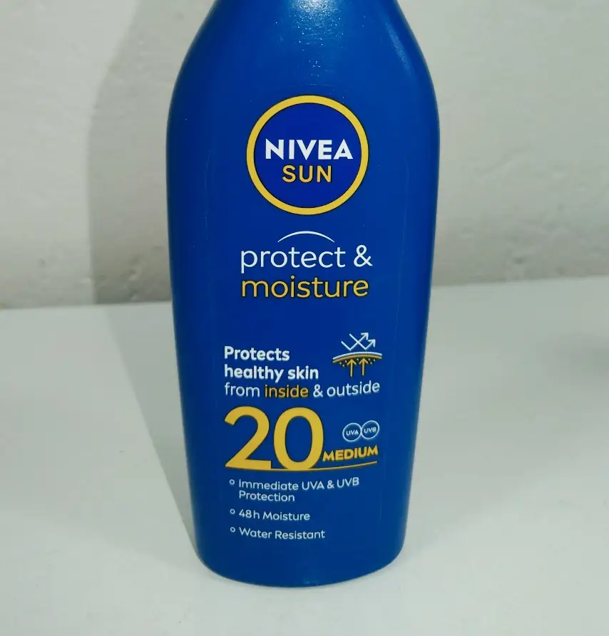 선택된 언니의파우치 리뷰 이미지 - [선 프로텍트 & 모이스처 선 로션 SPF20 48H 모이스처 200ml]