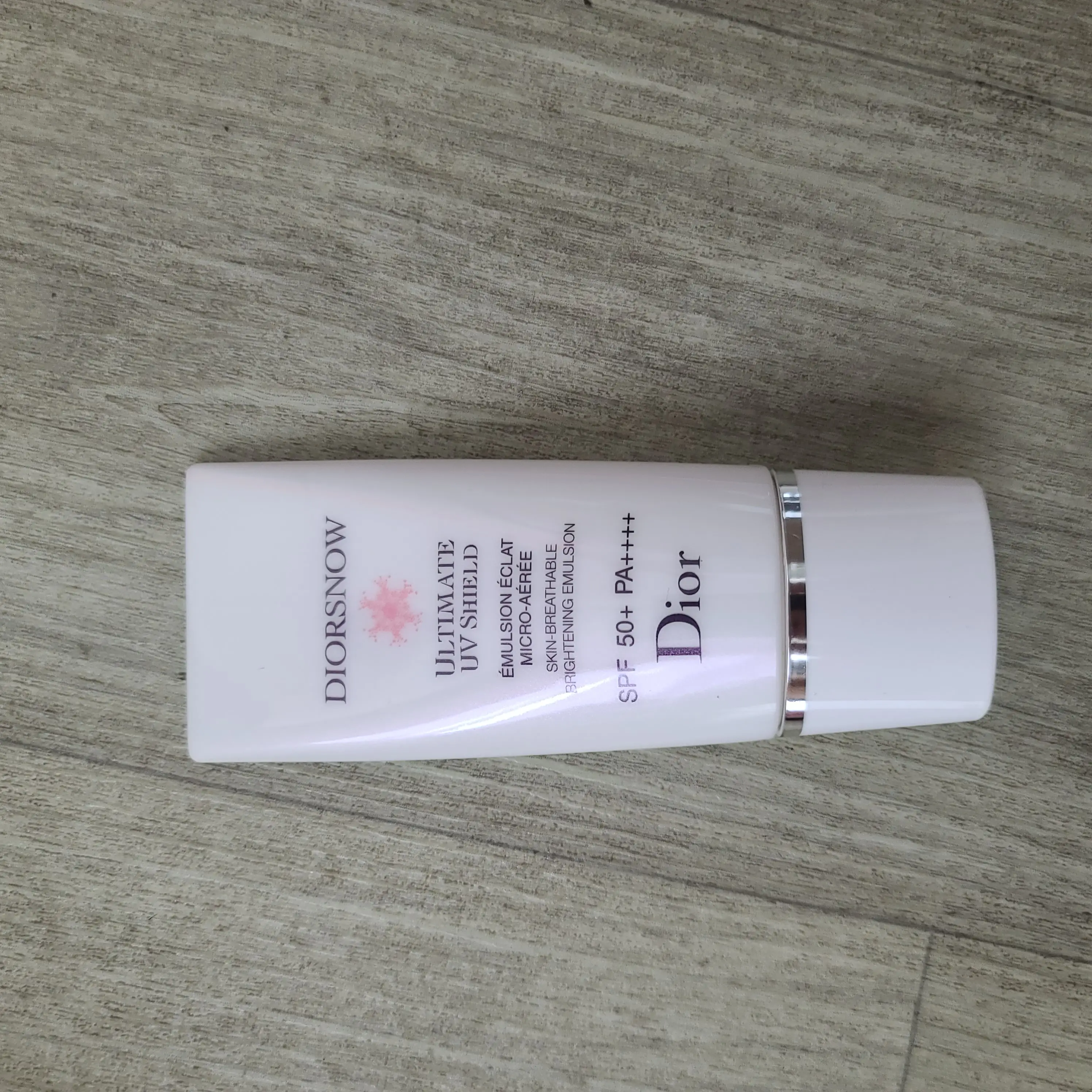 선택된 언니의파우치 리뷰 이미지 - [디올스노우 얼티밋 UV 쉴드 스킨 브리더블 브라이트닝 에멀젼]