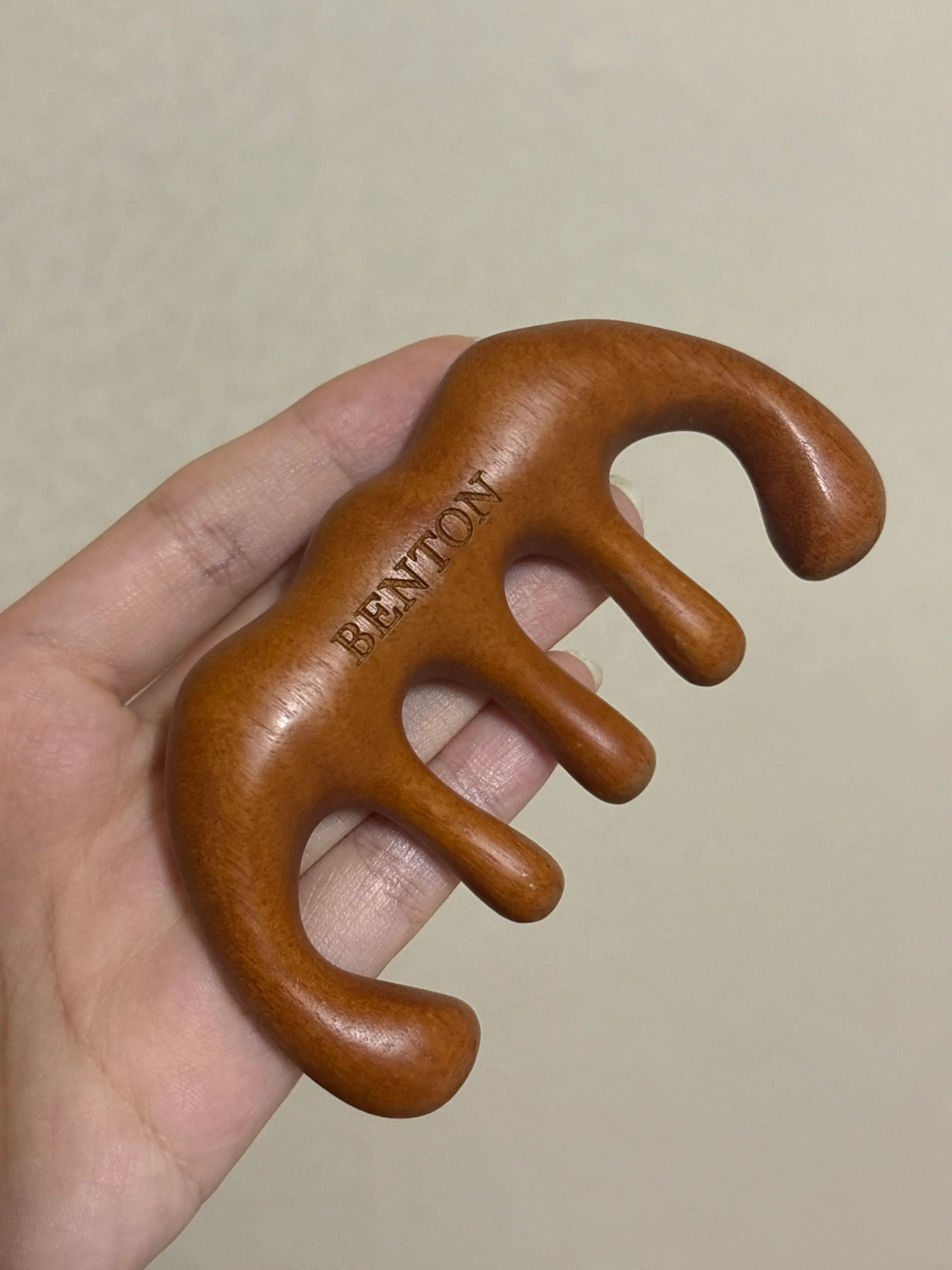 선택된 언니의파우치 리뷰 이미지 - [두피 괄사 마사지기]