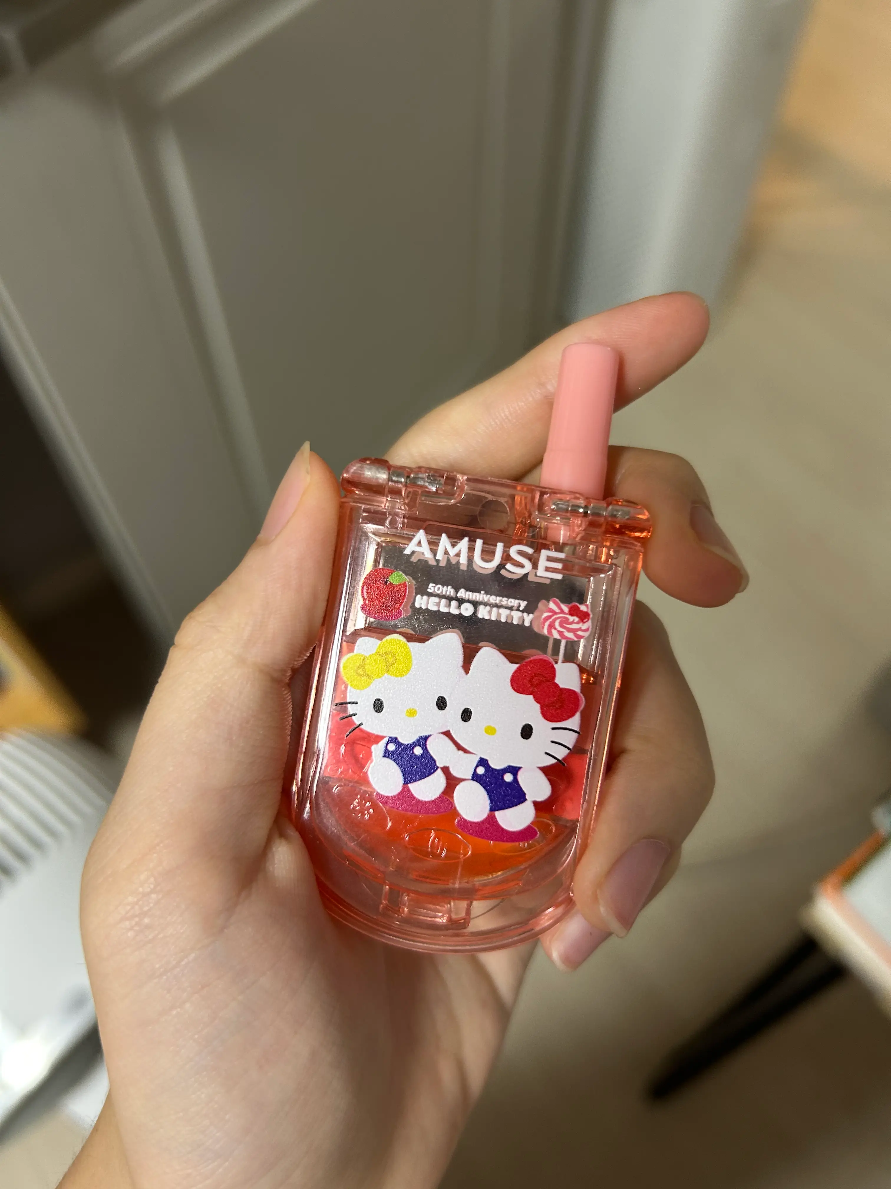 선택된 언니의파우치 리뷰 이미지 - [(헬로키티 에디션) 립 앤 치크 핸드폰]