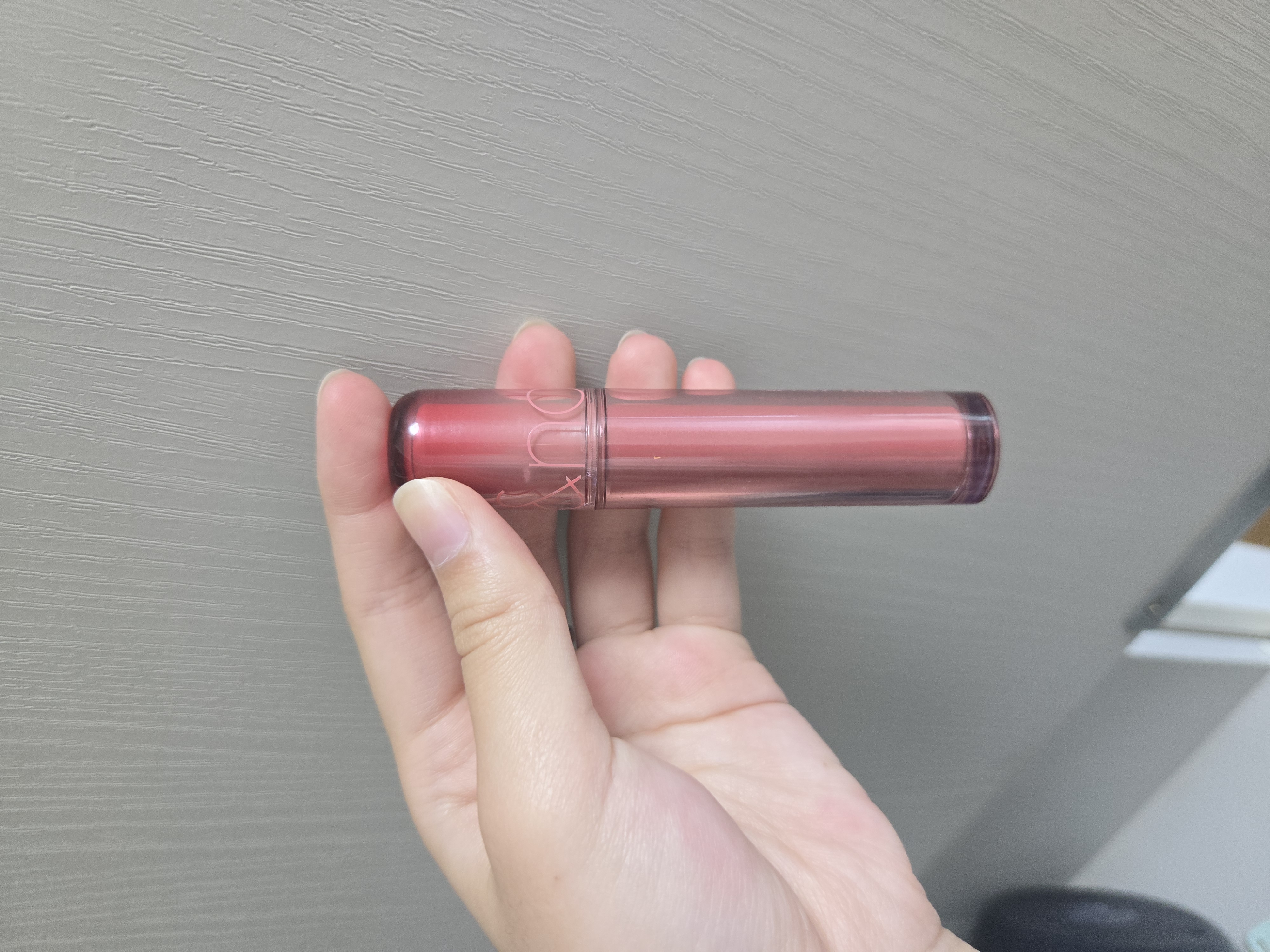 선택된 언니의파우치 리뷰 이미지 - [(롬앤X조앤프렌즈) 더 쥬시 래스팅 틴트]