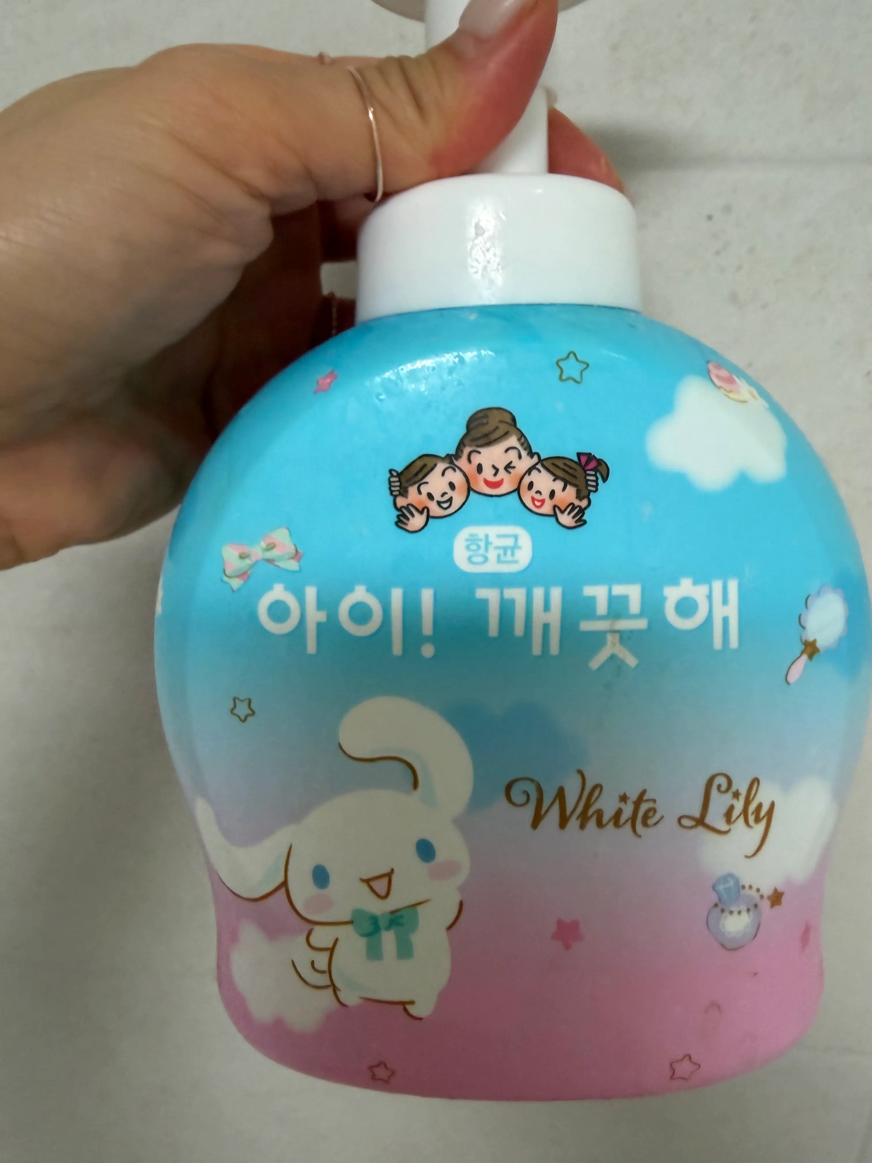 선택된 언니의파우치 리뷰 이미지 - [아이 깨끗해 항균 폼 핸드솝 화이트 릴리]