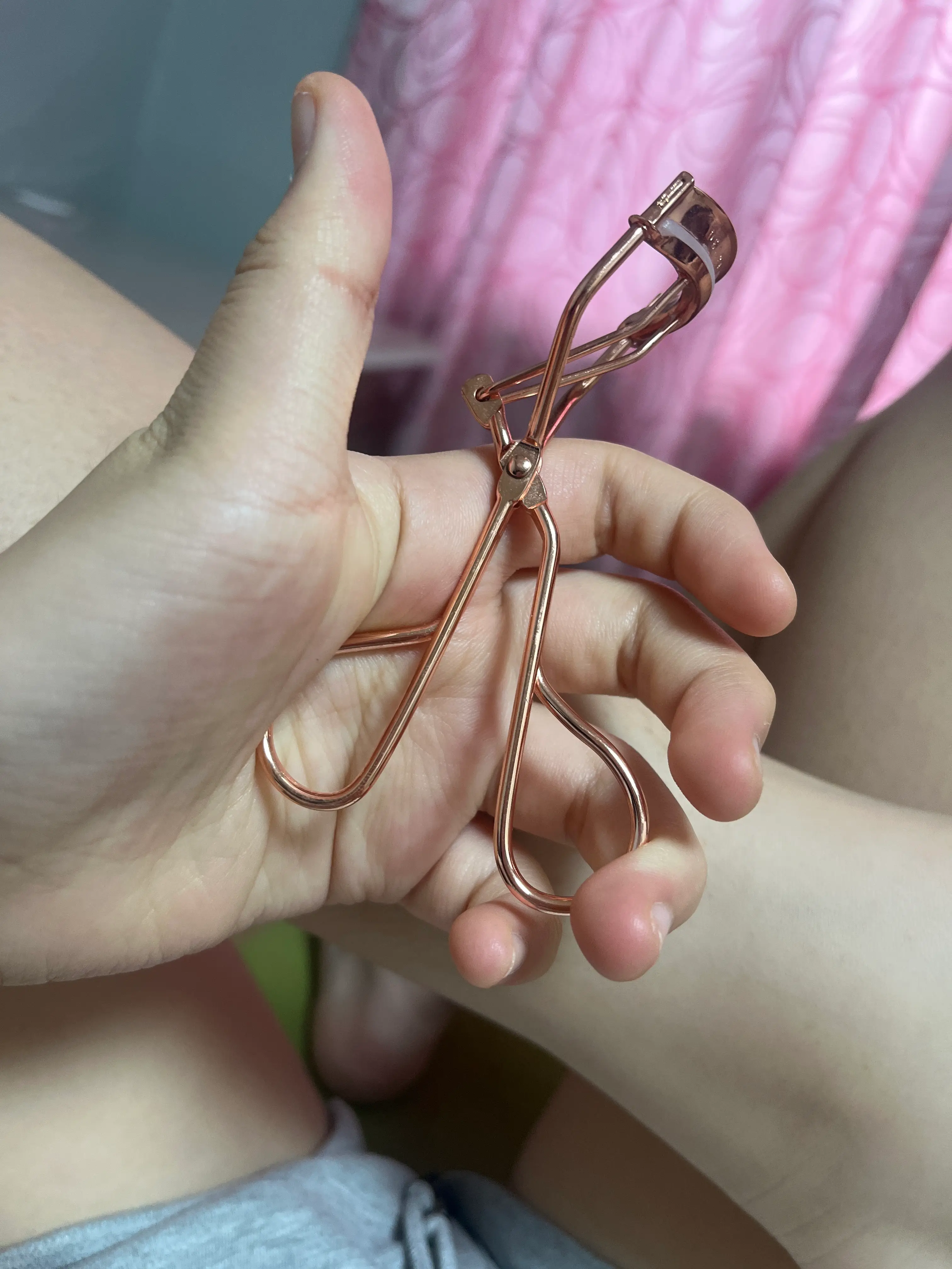 선택된 언니의파우치 리뷰 이미지 - [뷰러 (와이드핏)]