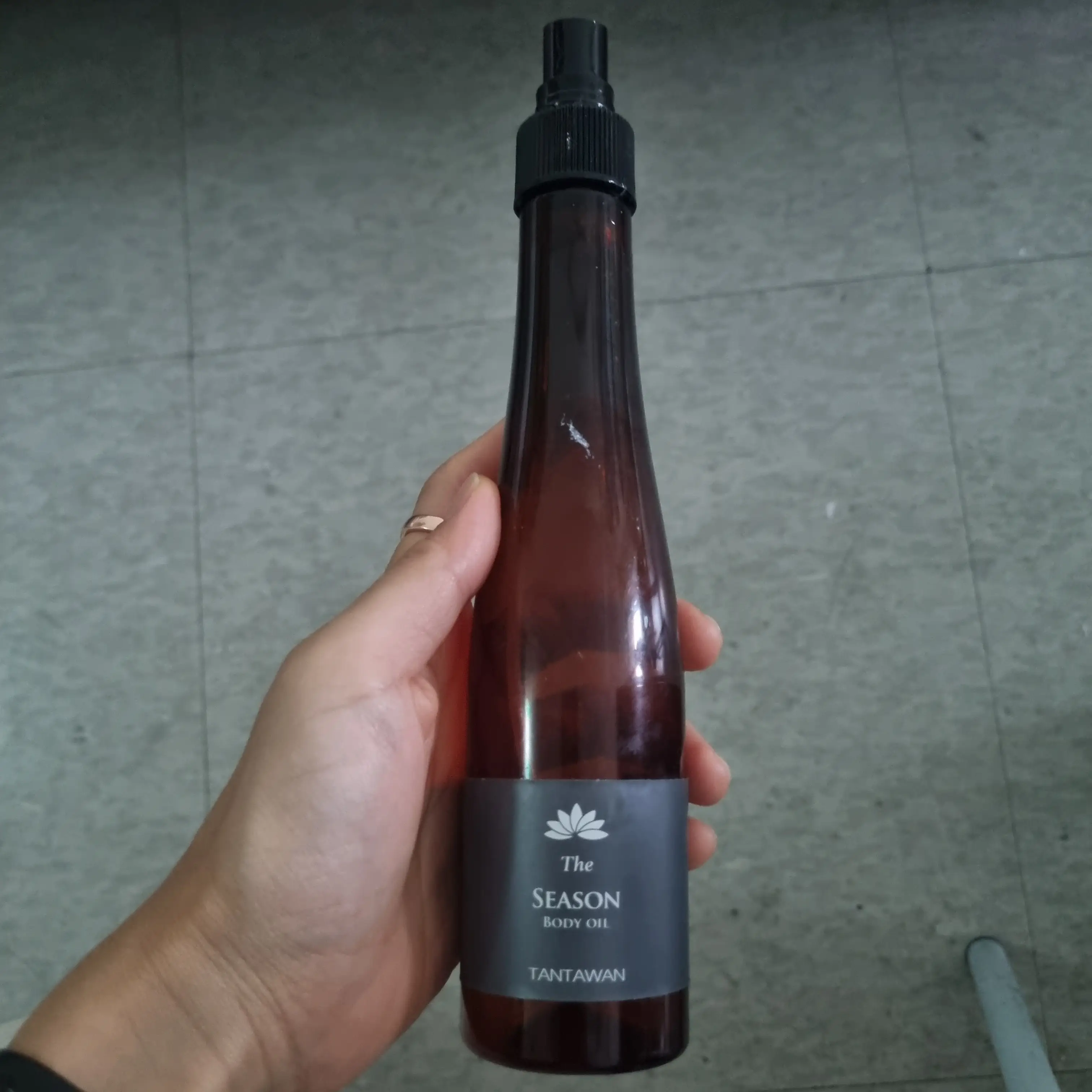 선택된 언니의파우치 리뷰 이미지 - [(탄타완 )더 시즌 바디 오일]