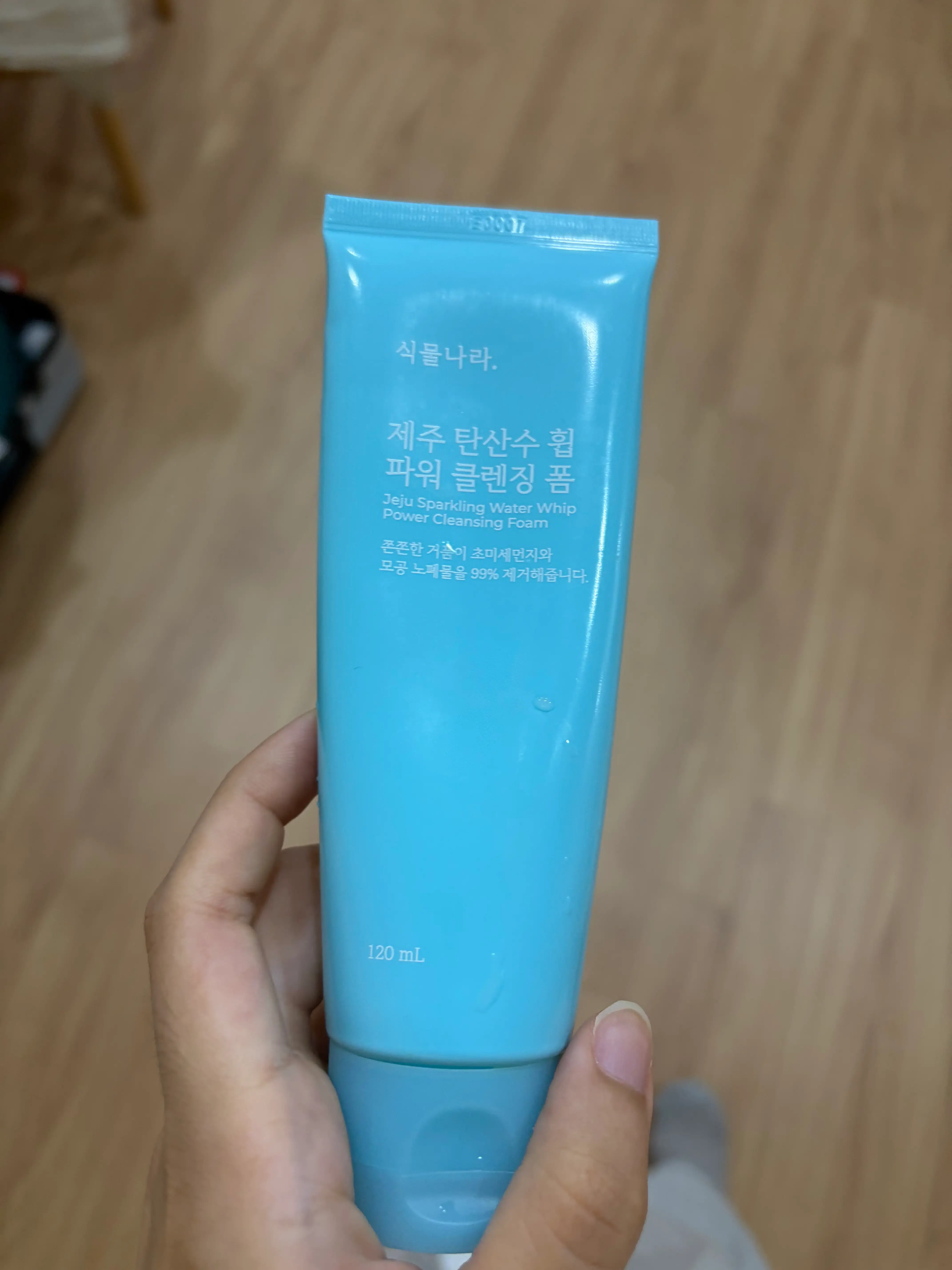 선택된 언니의파우치 리뷰 이미지 - [제주 탄산수 휩 파워 클렌징 폼]