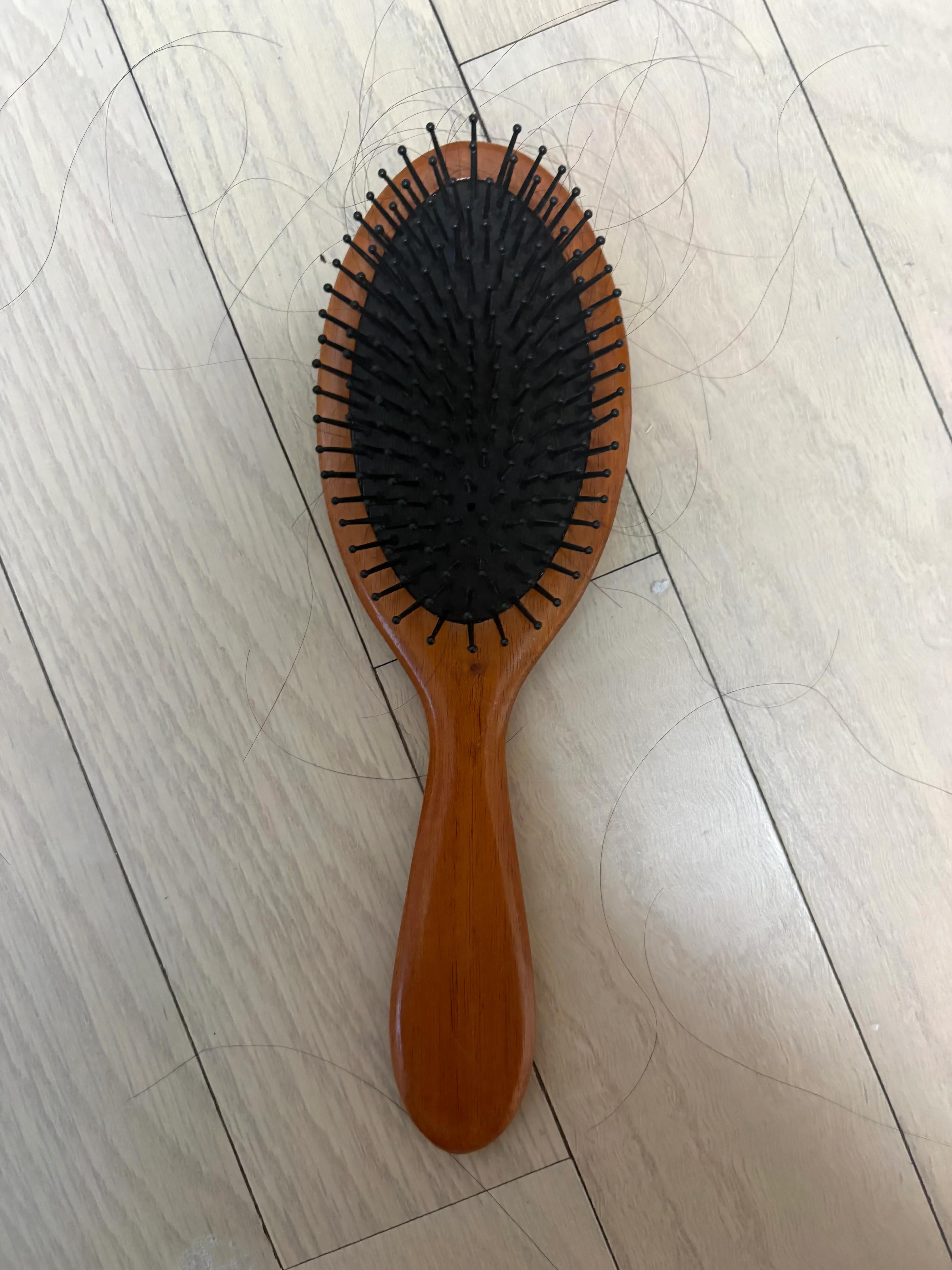 선택된 언니의파우치 리뷰 이미지 - [원목 쿠션 헤어 브러쉬 (중)]