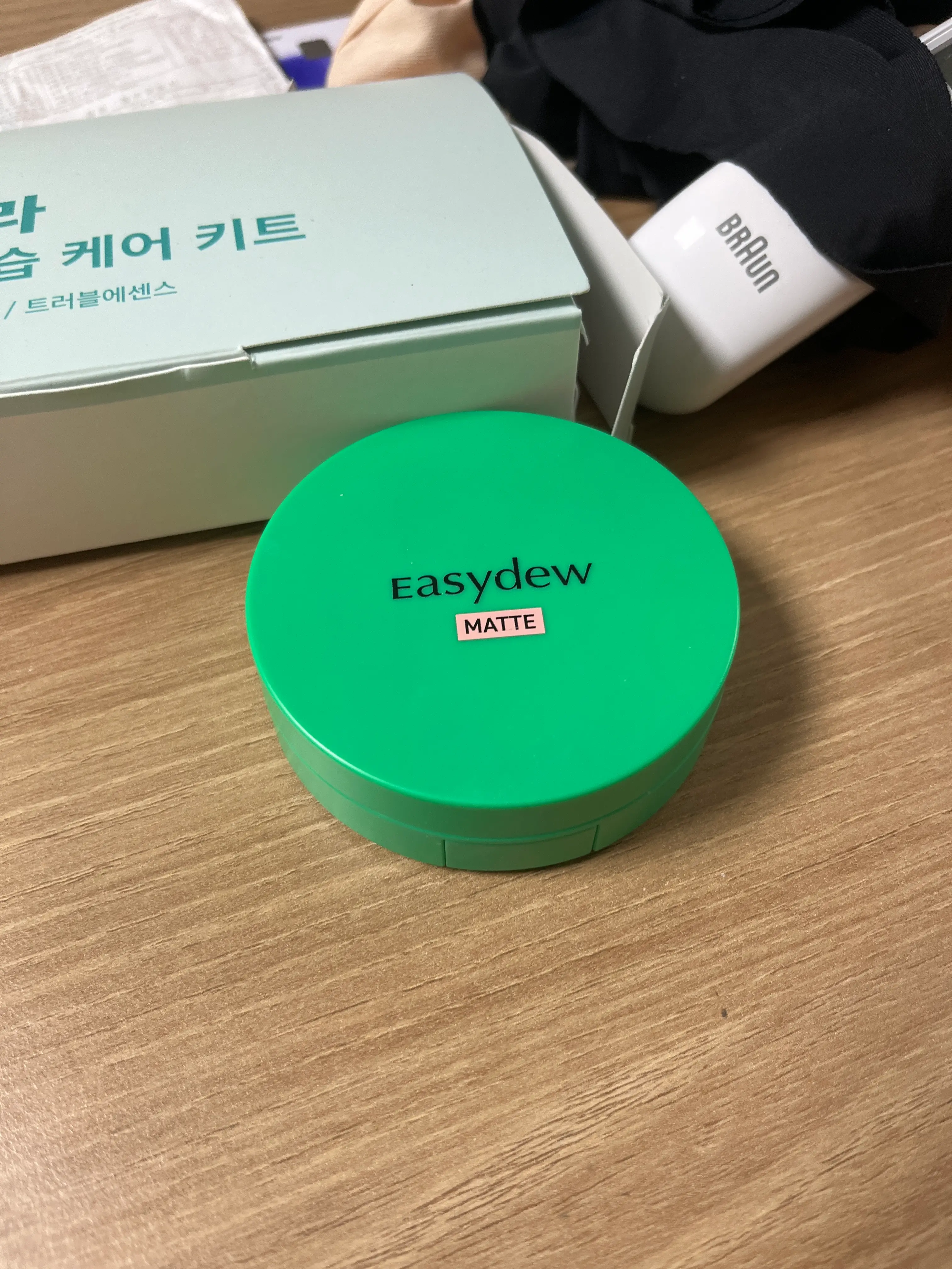 선택된 언니의파우치 리뷰 이미지 - [멜라 비 토닝 매트 커버 팩트]