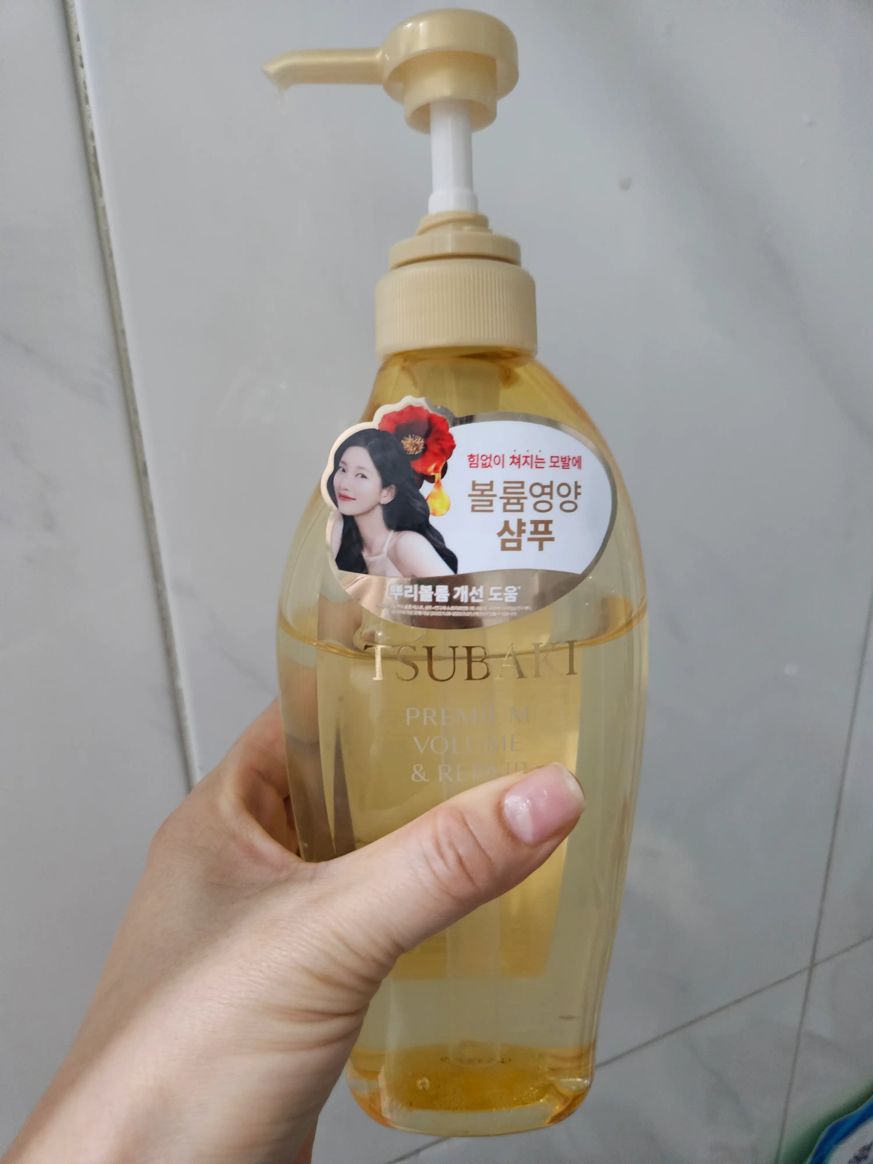 선택된 언니의파우치 리뷰 이미지 - [프리미엄 볼륨 앤 리페어 샴푸]