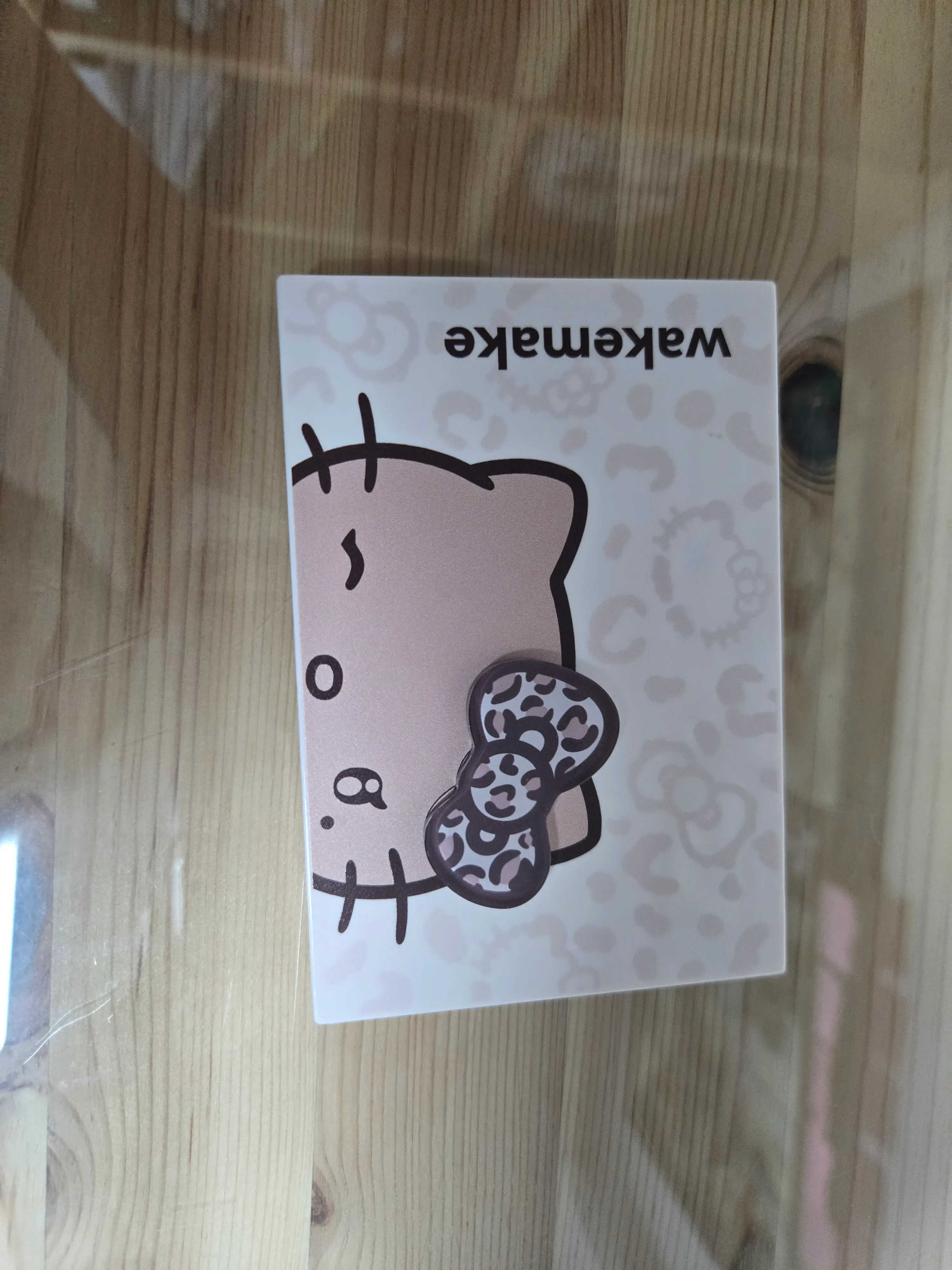 선택된 언니의파우치 리뷰 이미지 - [(갸루 헬로키티 에디션) 소프트 블러링 아이팔레트]