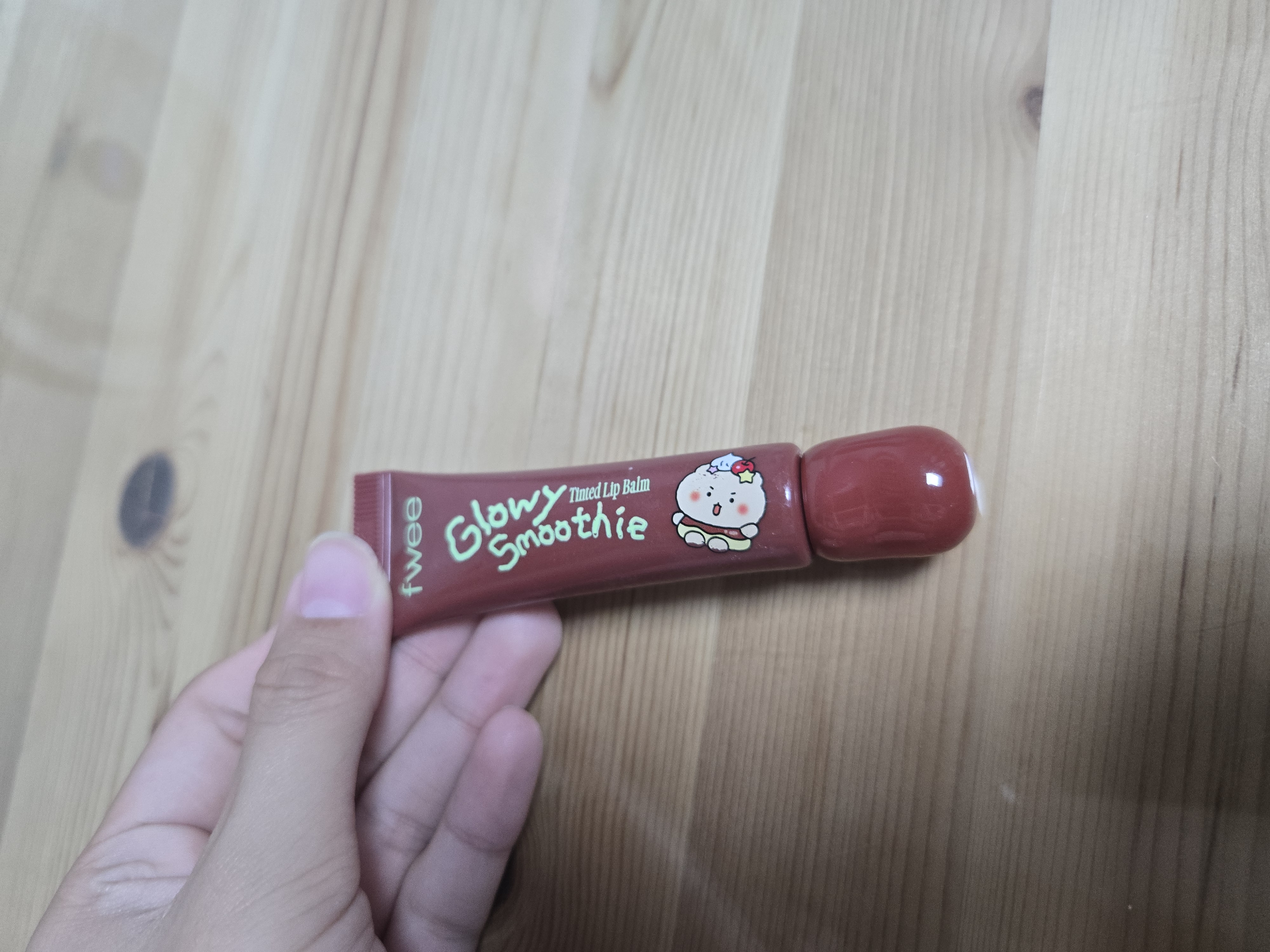 선택된 언니의파우치 리뷰 이미지 - [(망그러진 곰 콜라보) 글로이 스무디 틴티드 립밤]