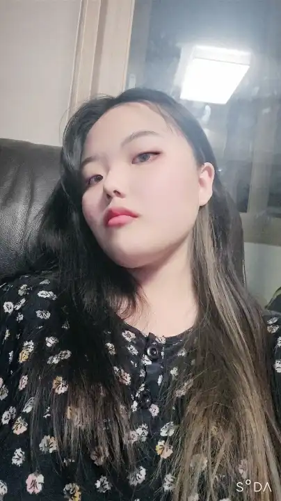 윤지123