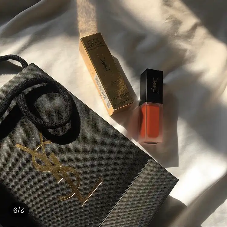 언니의파우치 리뷰 이미지 2 - [따뚜아쥬 꾸뛰르 벨벳 틴트 [212 루쥬레벨]]