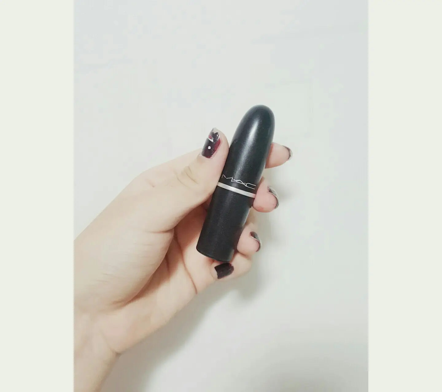 선택된 언니의파우치 리뷰 이미지 - [레트로 매트 립스틱 [릴렌트리슬리 레드]]