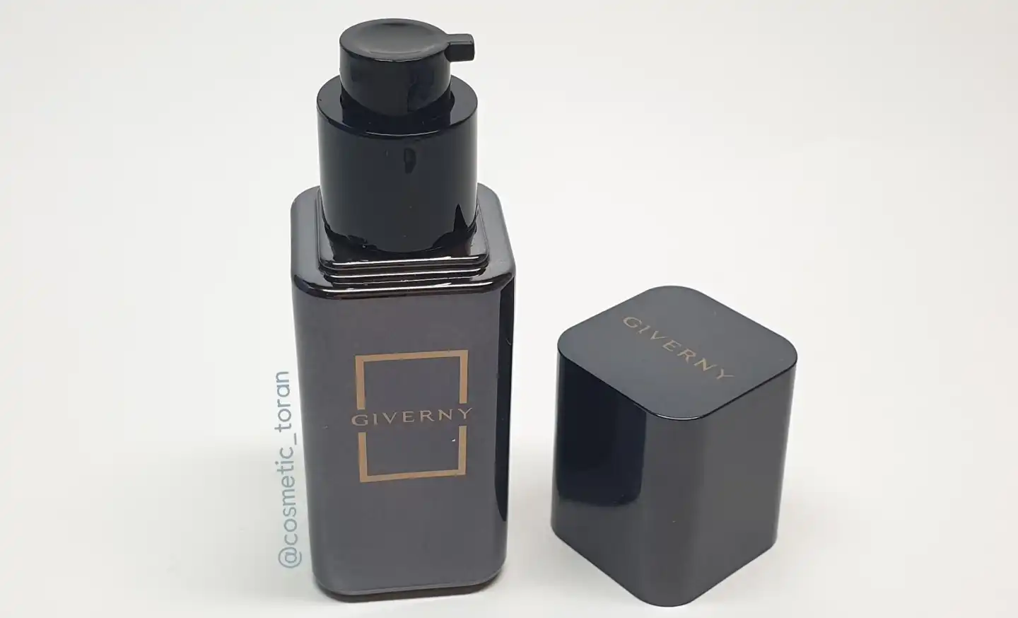 고밀착 시그니처 파운데이션 [02 로지 포슬린]