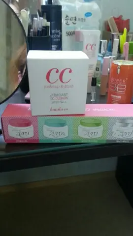 선택된 언니의파우치 리뷰 이미지 - [잇 래디언트 CC 쿠션 SPF35/PA++ (BP15)]