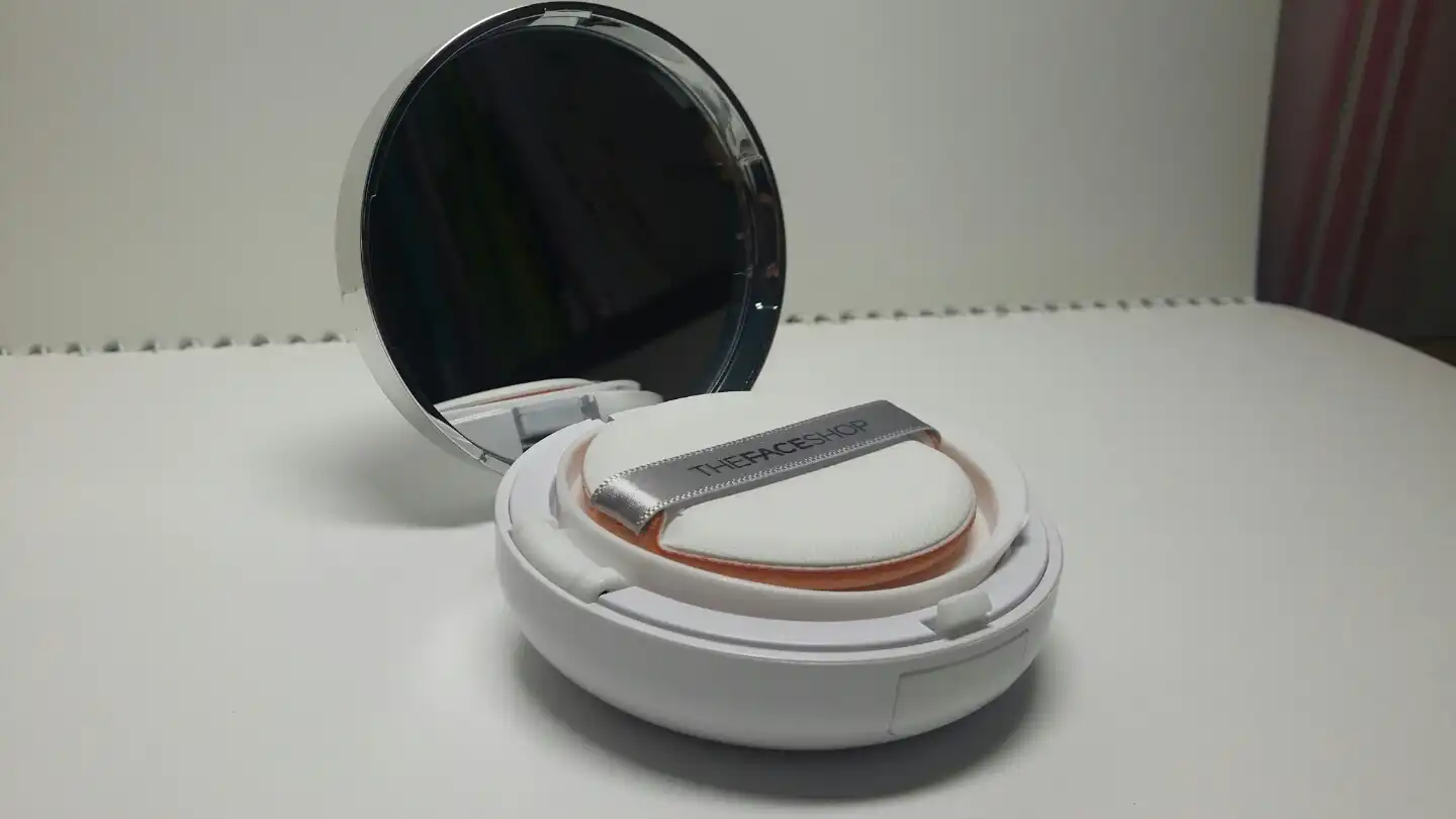 언니의파우치 리뷰 이미지 4 - [ 피지 잡는 수분 쿠션 [V203 내추럴 베이지]]