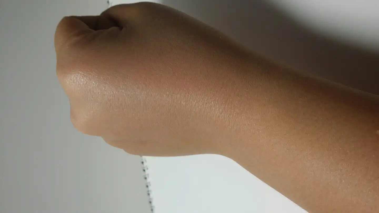 언니의파우치 리뷰 이미지 7 - [ 피지 잡는 수분 쿠션 [V203 내추럴 베이지]]