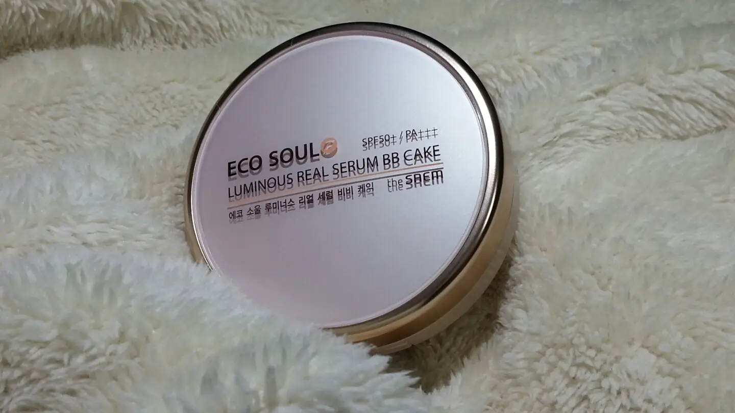 선택된 언니의파우치 리뷰 이미지 - [에코 소울 온천수 비비 쿠션 SPF50+ PA+++ 01 라이트 베이지]