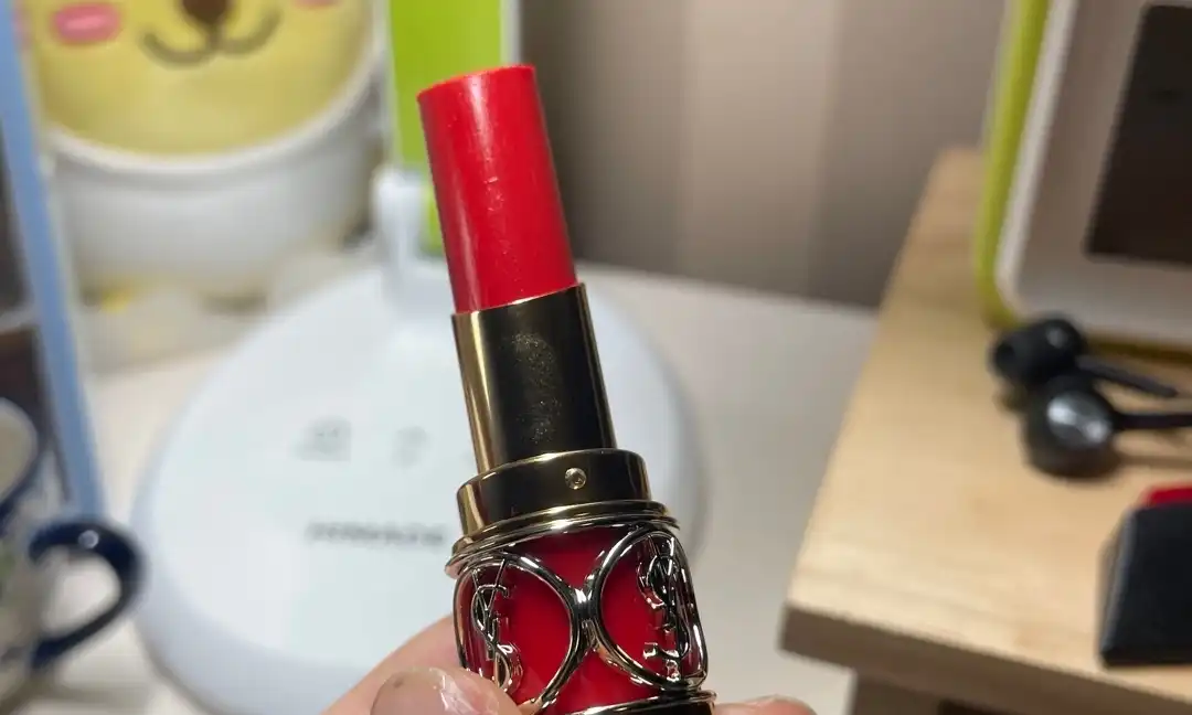 루쥬 볼립떼 샤인 [82]