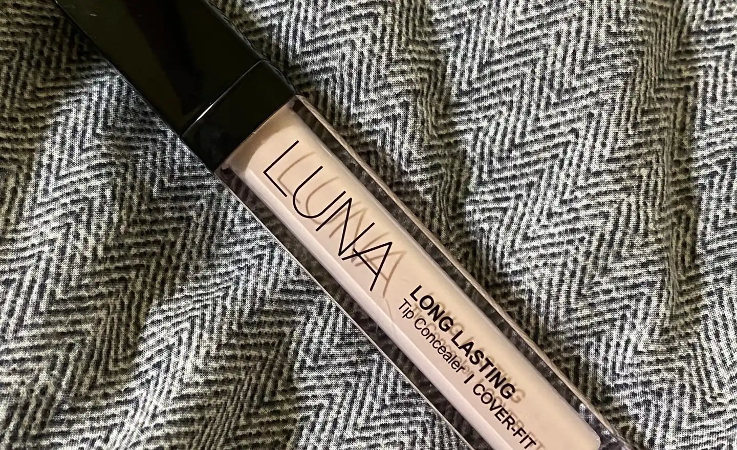 롱래스팅 팁 컨실러 [03호 브라이트]