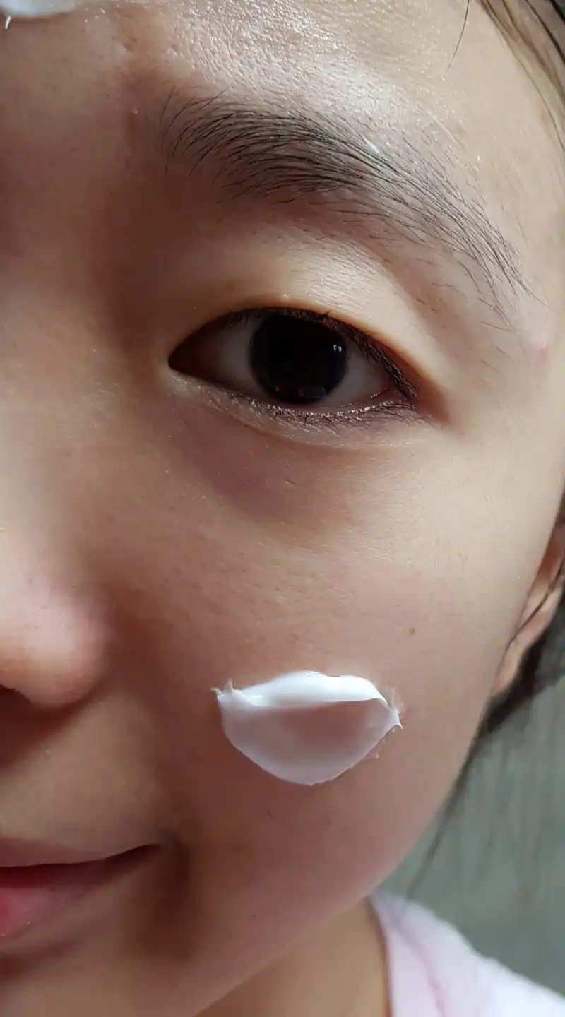 언니의파우치 리뷰 이미지 7 - [NEW 울트라 훼이셜 크림]