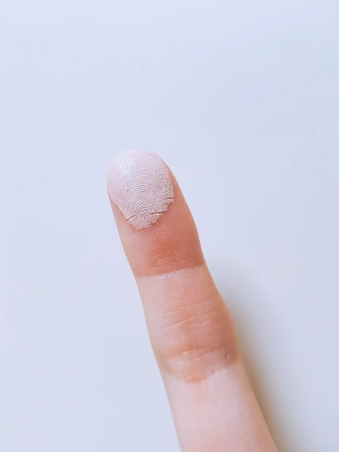 언니의파우치 리뷰 이미지 6 - [미네랄라이징 카무플라주 밤 [01 클리어 베이지]]