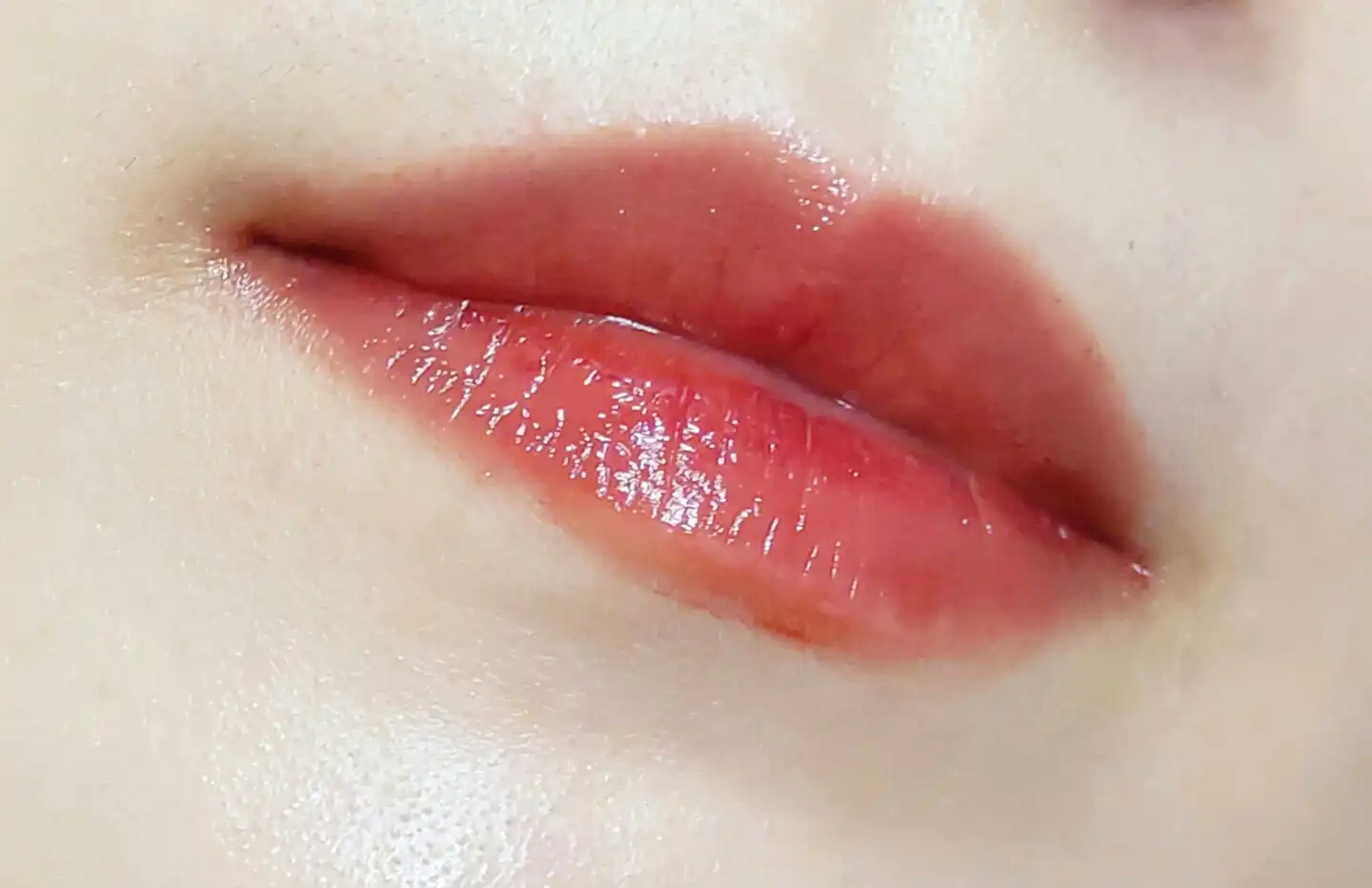 언니의파우치 리뷰 이미지 6 - [과즙팡 워터 틴트 [BE01 근면숭실복숭아]]