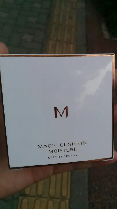 선택된 언니의파우치 리뷰 이미지 - [[M] 매직 쿠션 모이스처 SPF50+ PA+++ [21호]]