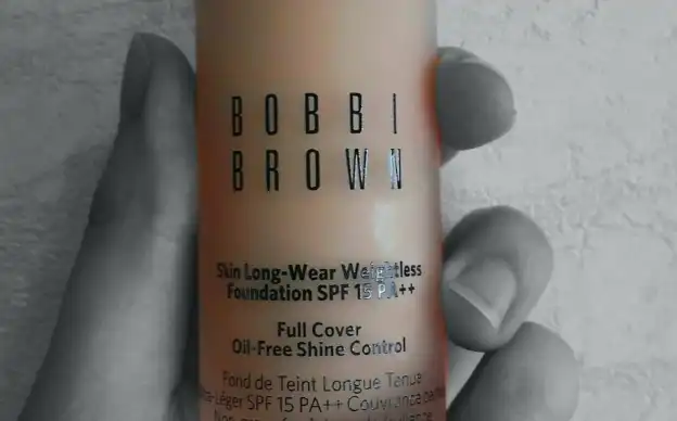 스킨 롱웨어 웨이트리스 파운데이션 [포슬린]