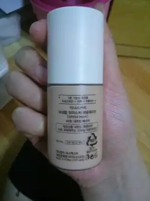 언니의파우치 리뷰 이미지 2 - [미네랄 모이스처 파운데이션 [W2호 내추럴베이지]]