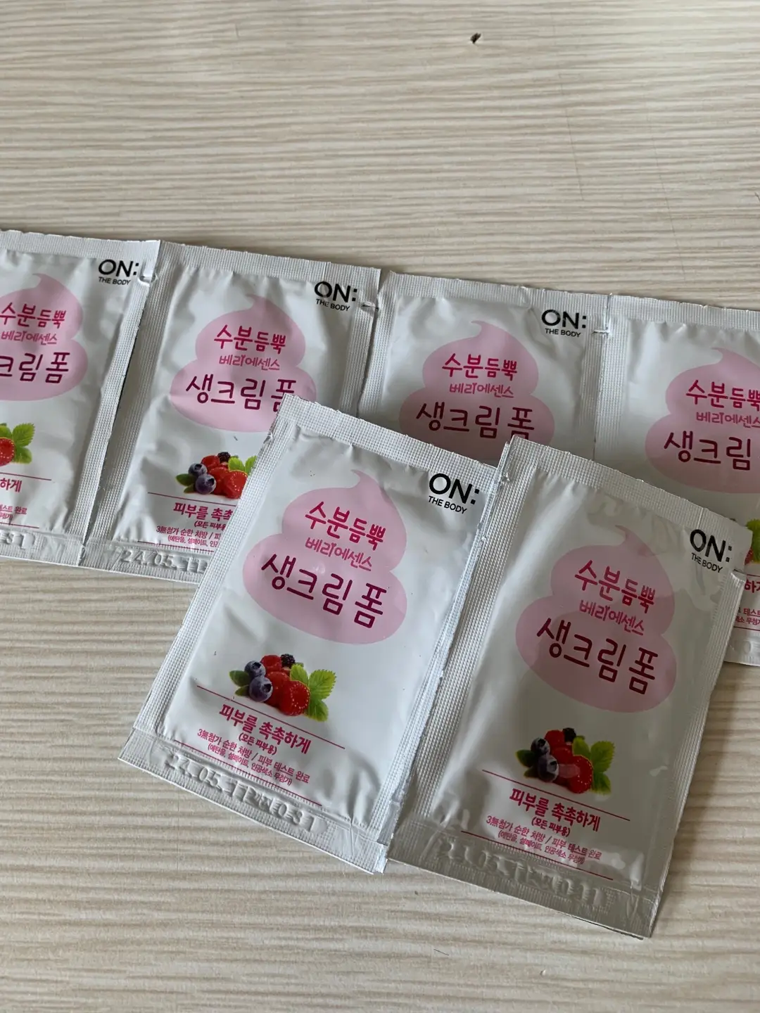 선택된 언니의파우치 리뷰 이미지 - [베리에센스 생크림 폼]