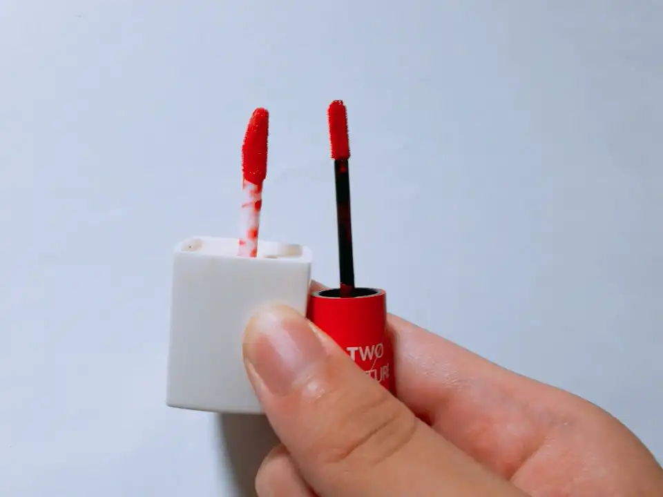 언니의파우치 리뷰 이미지 5 - [투 텍스처 틴트 [CR01 입술 반 코랄 반]]