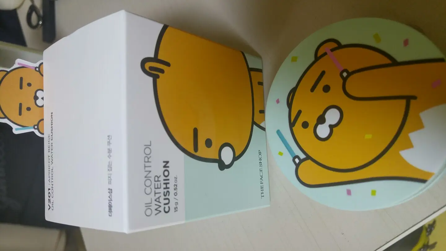 선택된 언니의파우치 리뷰 이미지 - [ 피지 잡는 수분 쿠션 [V201 애프리콧 베이지]]