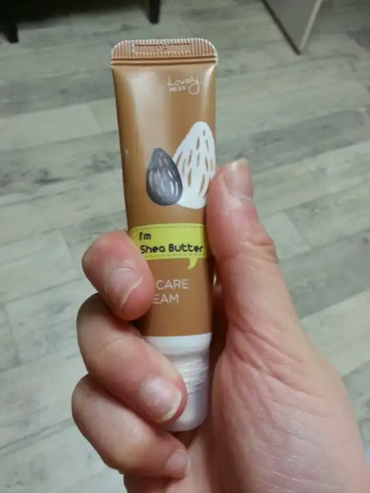 러블리믹스 립케어 크림 쉐어버터